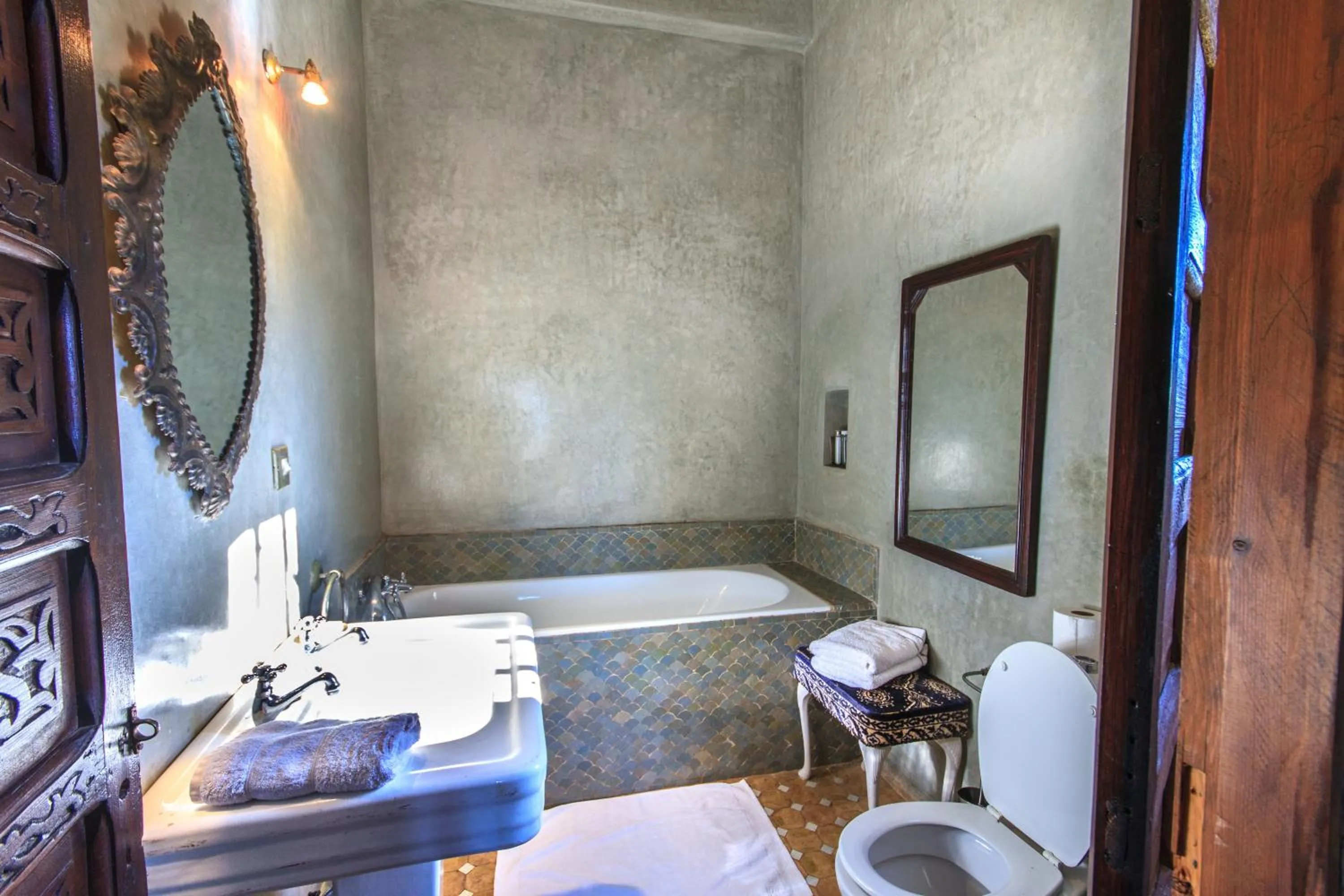 Bathroom in Kasbah Tabelkoukt