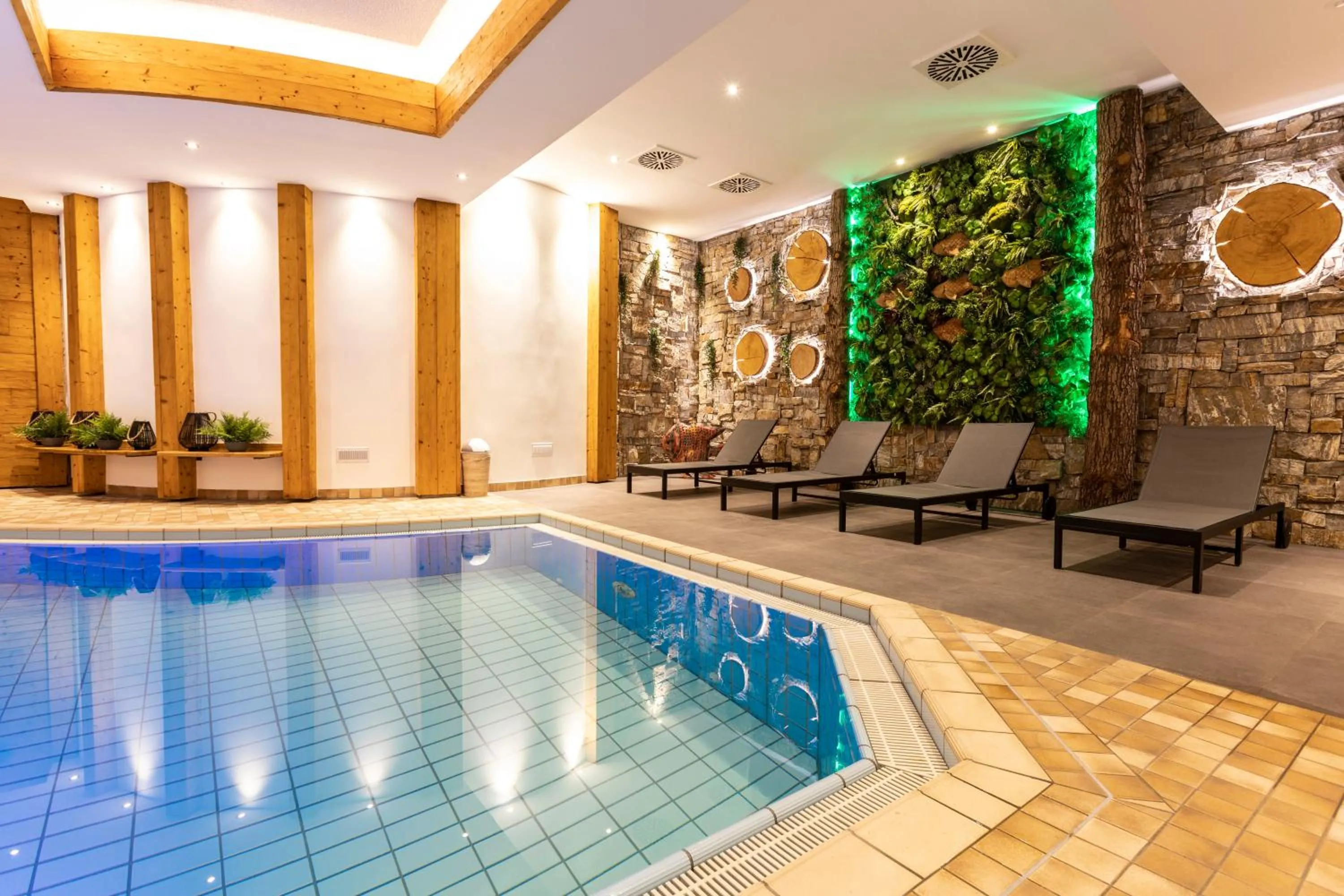 Swimming pool in Waldhotel Luise