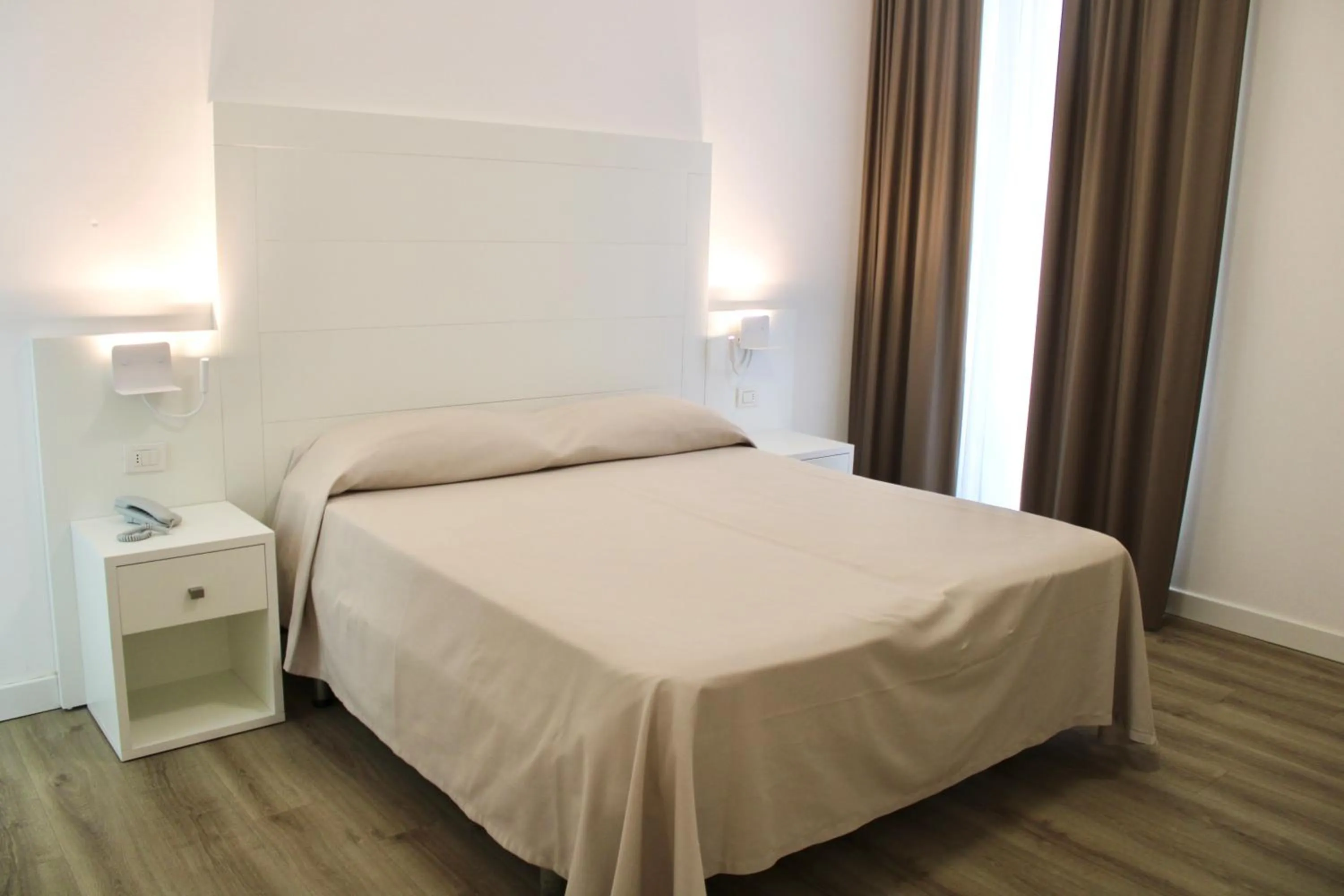 Bed in Hotel Esplanade