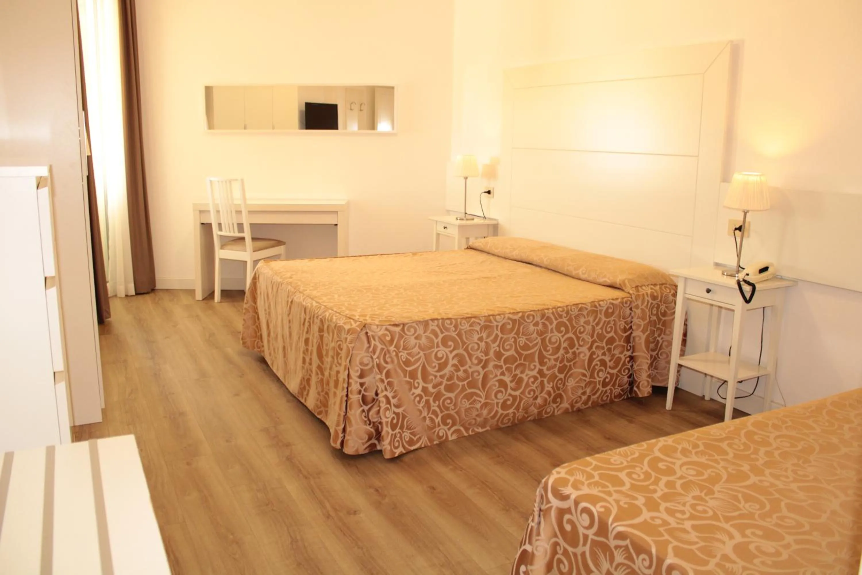 Bed in Hotel Esplanade