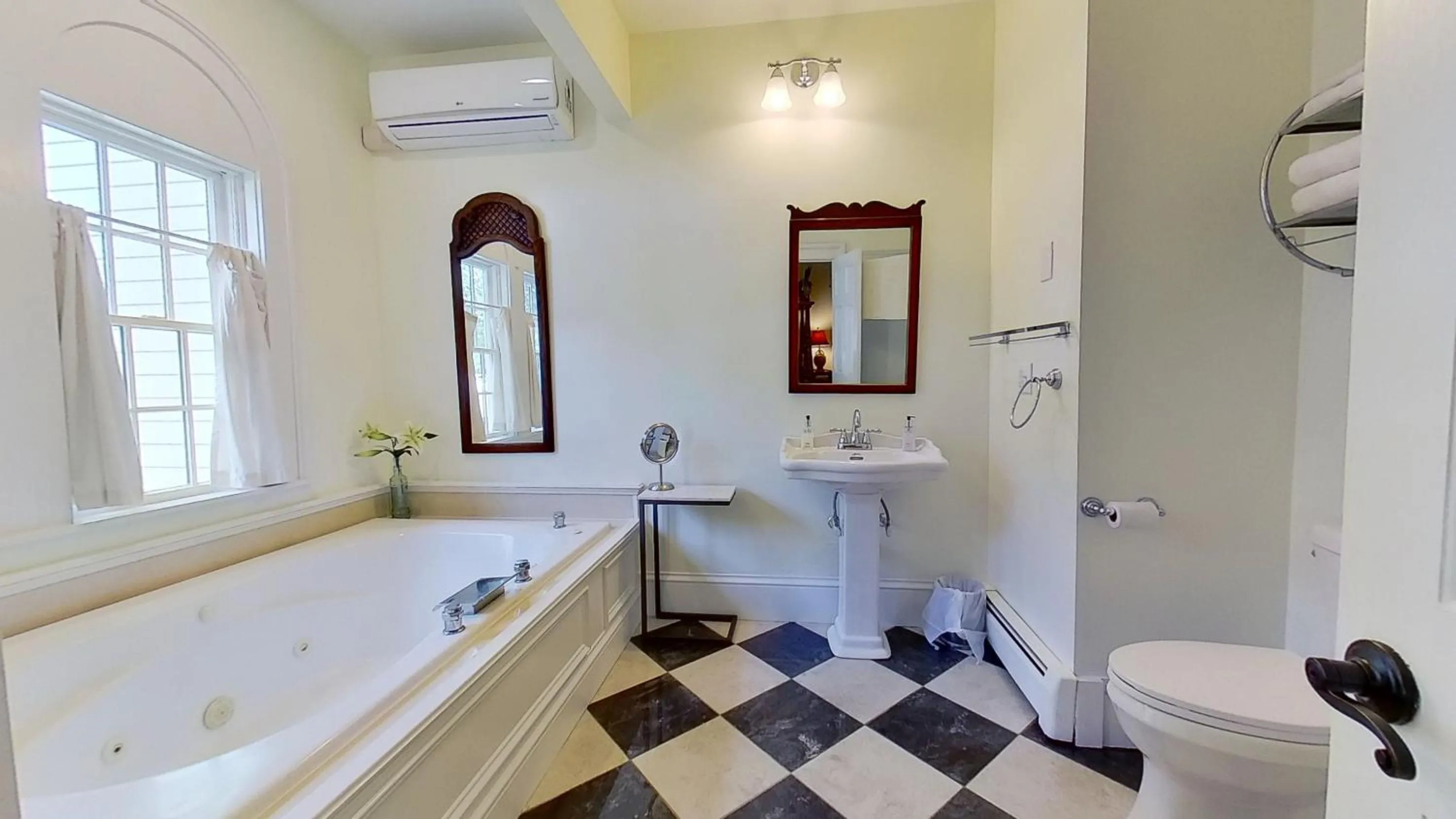 Bathroom in John Joseph Inn