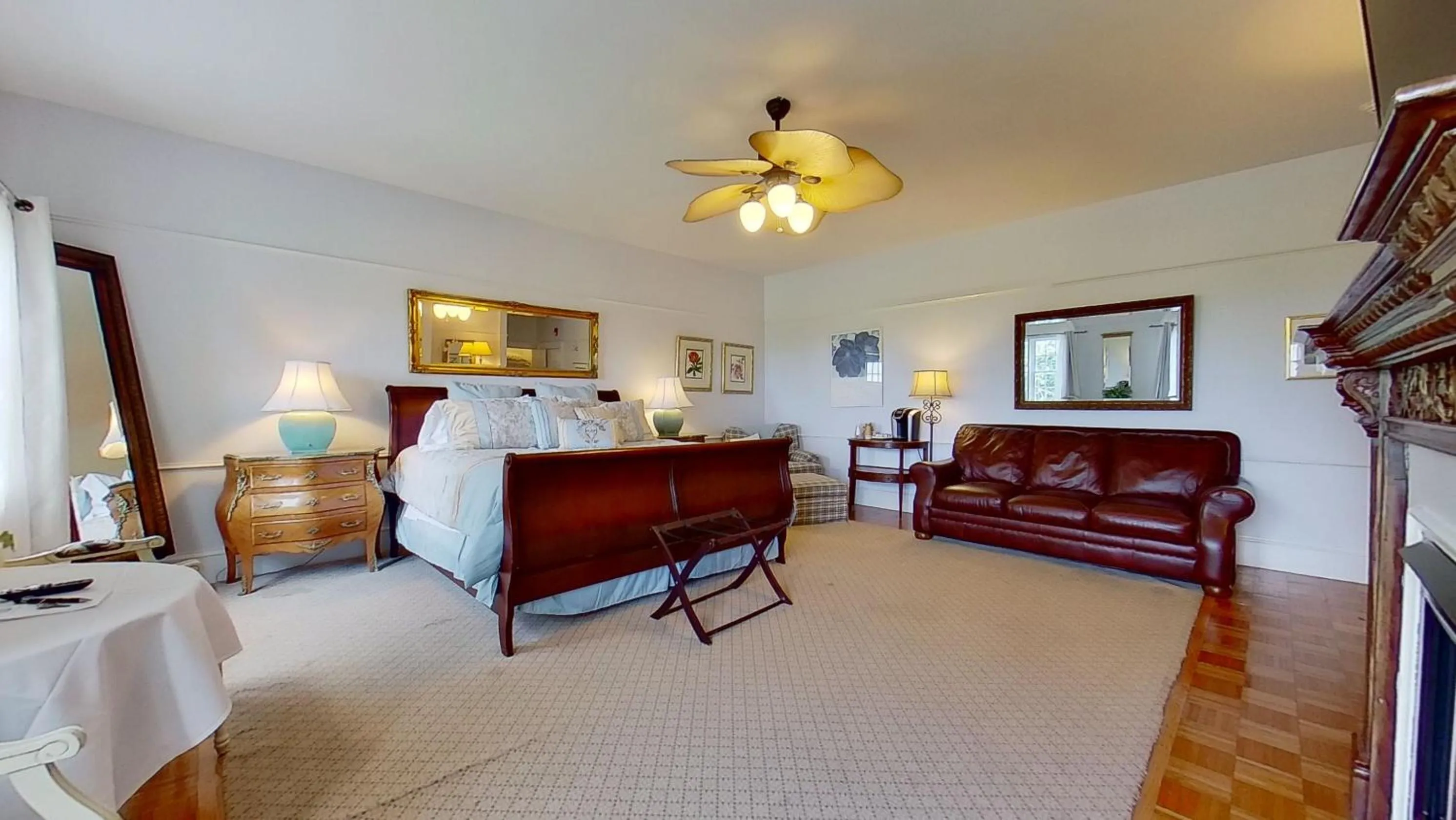 Bedroom in John Joseph Inn