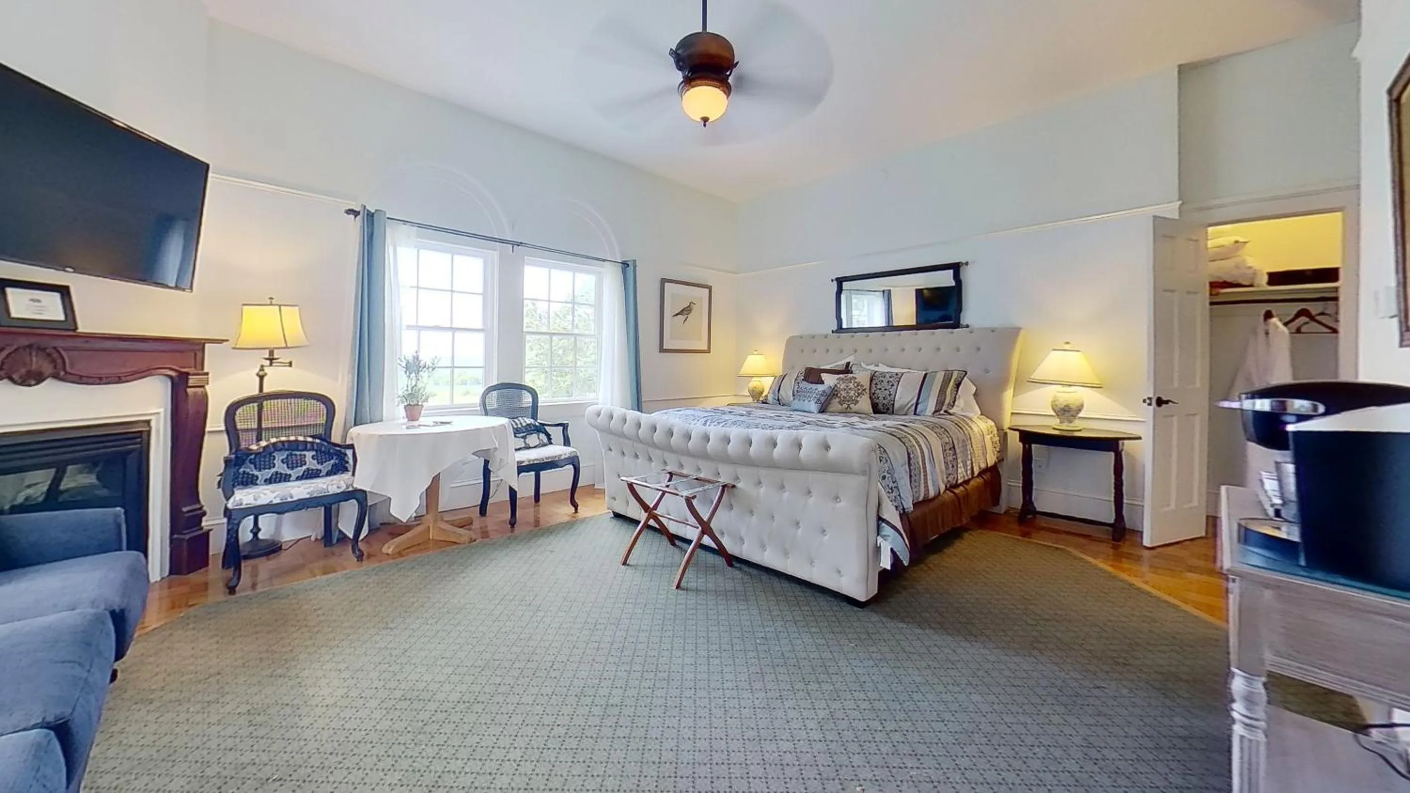 Bedroom in John Joseph Inn