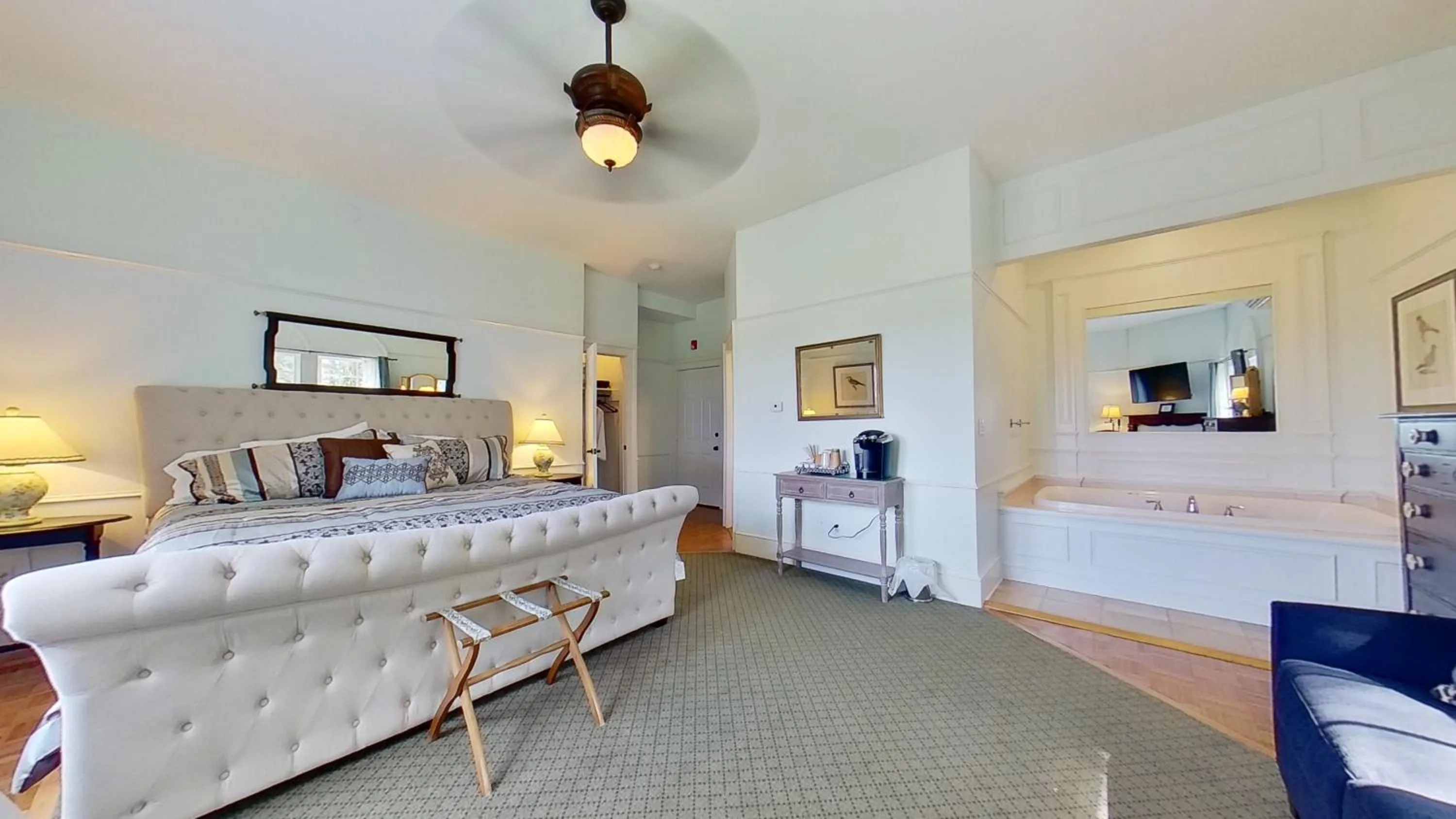 Bedroom in John Joseph Inn