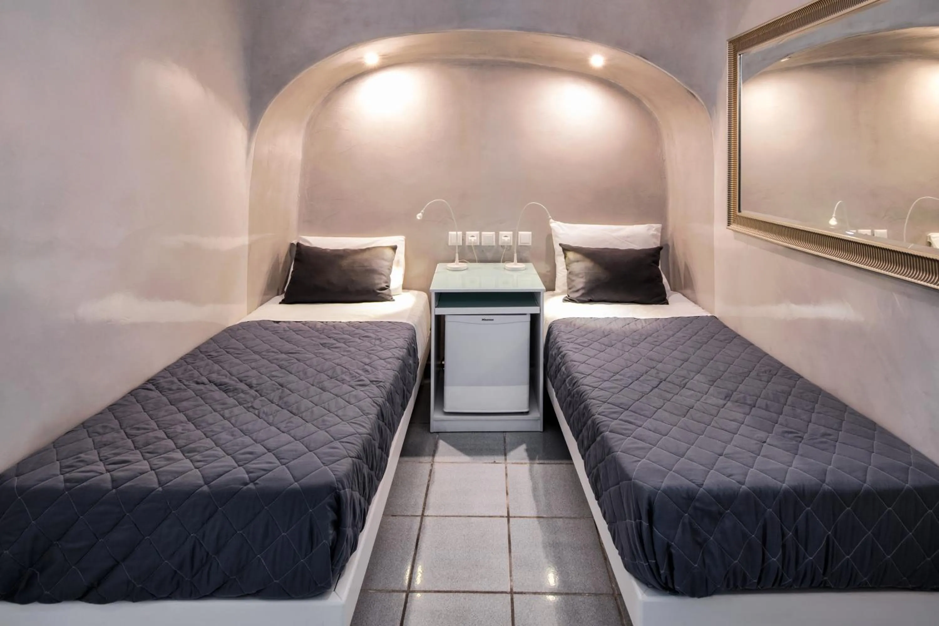 Bedroom, Bed in Katerina's Castle - Caldera Cave Hotel