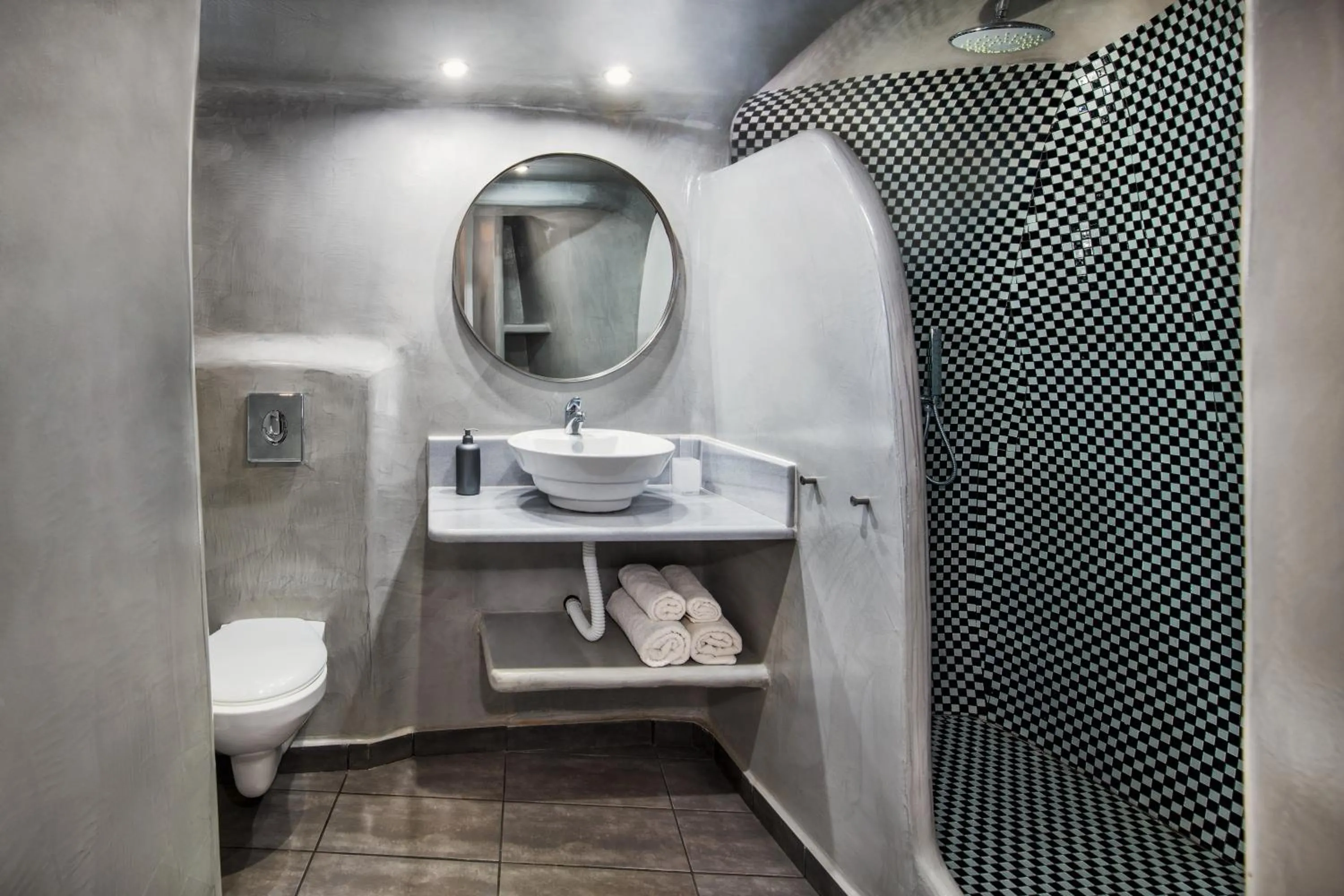 Bathroom in Katerina's Castle - Caldera Cave Hotel