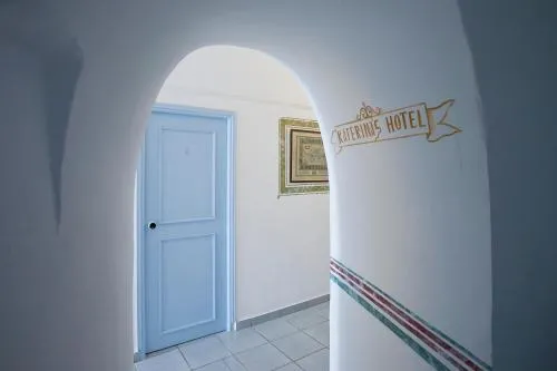 Katerina's Castle - Caldera Cave Hotel