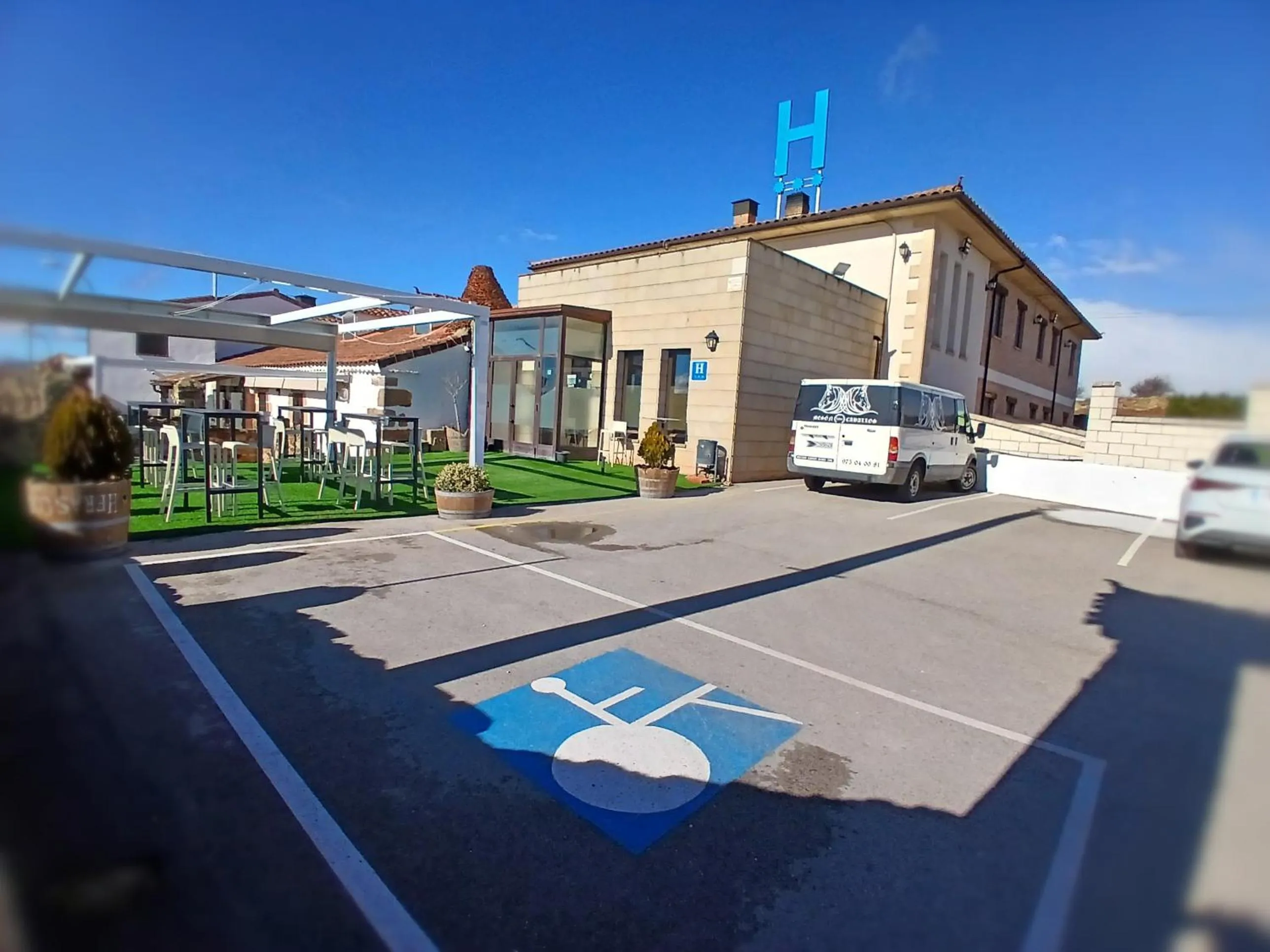 Facade/entrance in Hotel Campos de Castilla