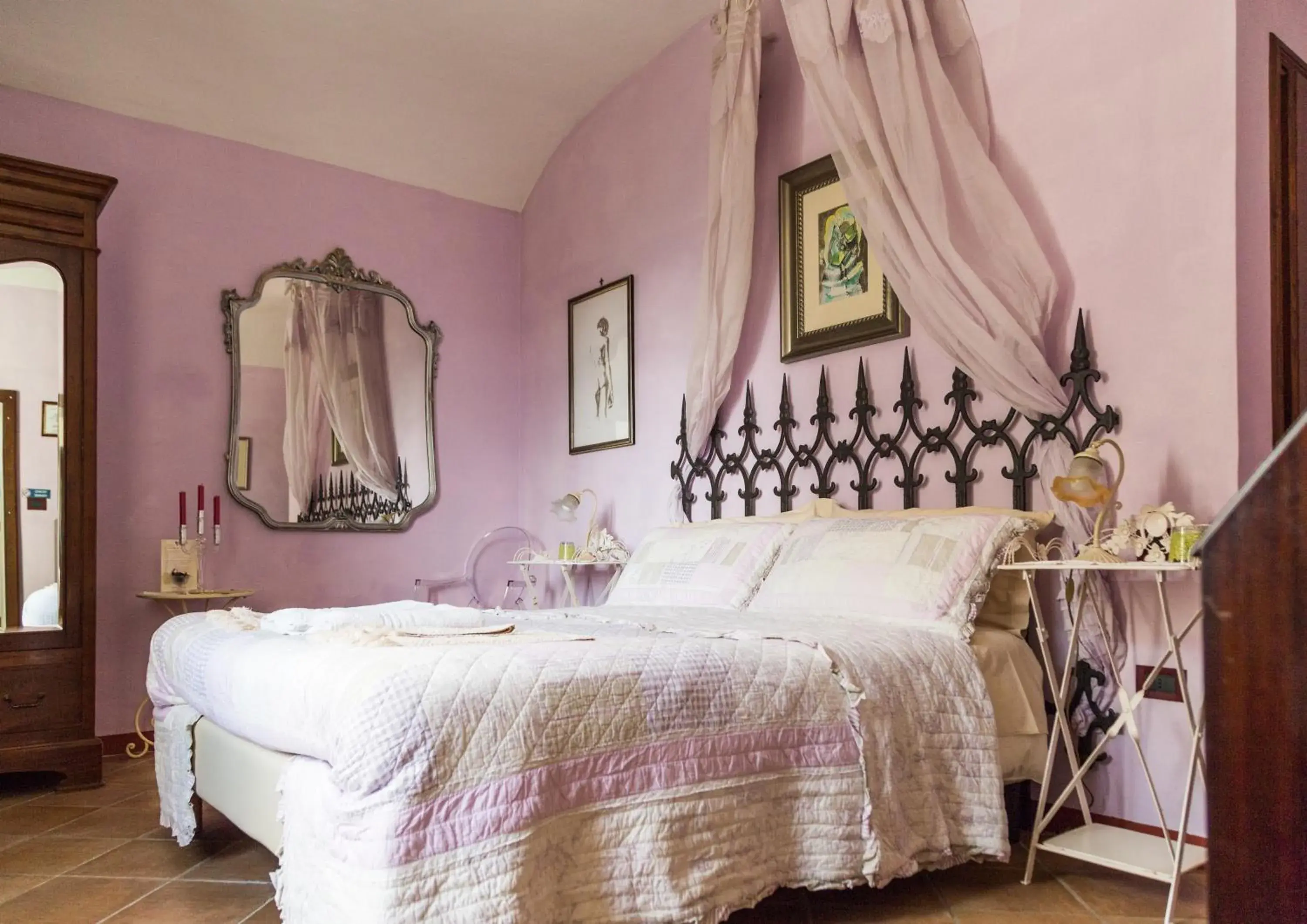 Charm Double Room in Borgo Tepolini Country House Charm Double Room in Borgo Tepolini Country House