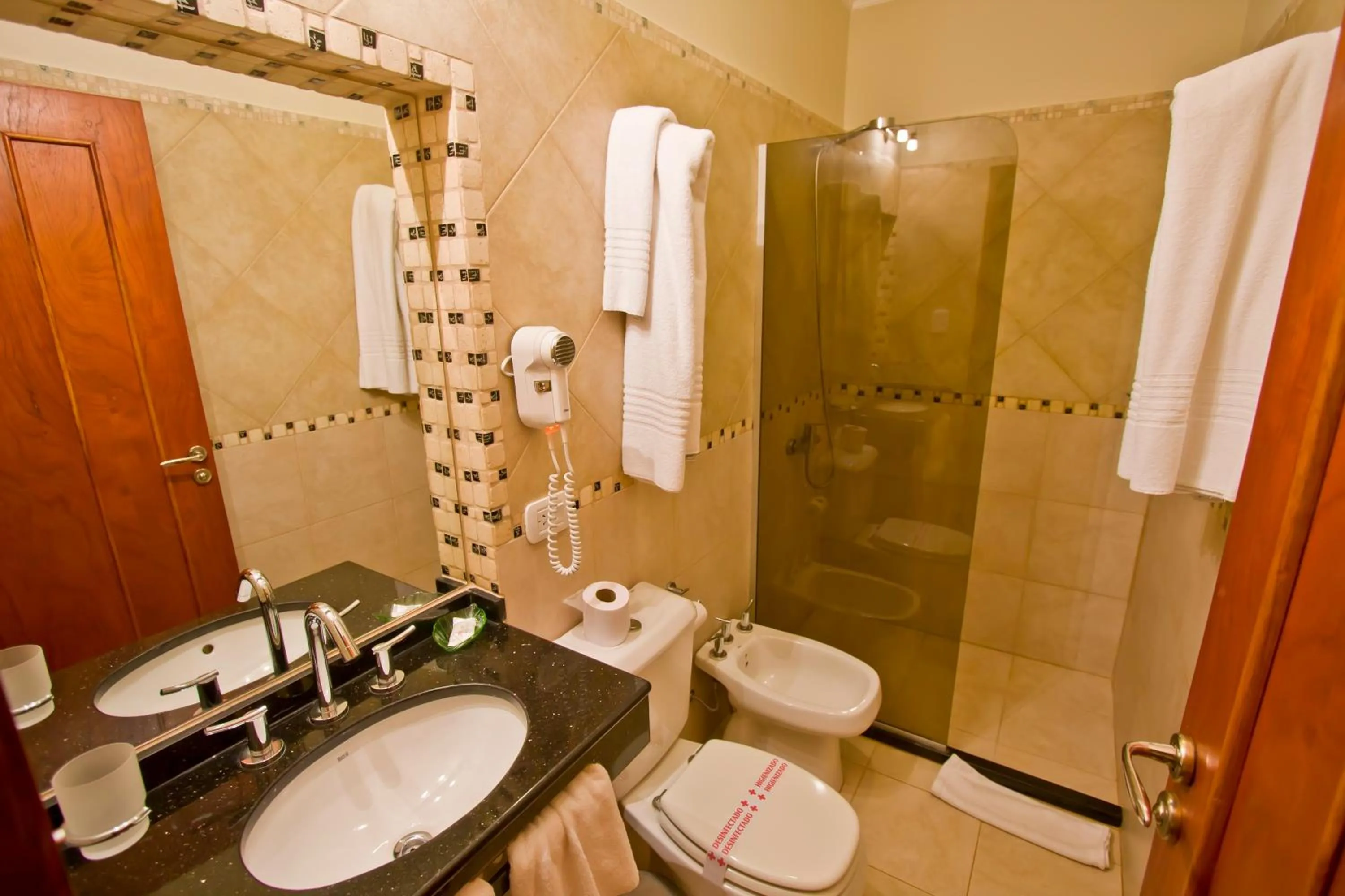 Bathroom in Hotel Jardin De Iguazu
