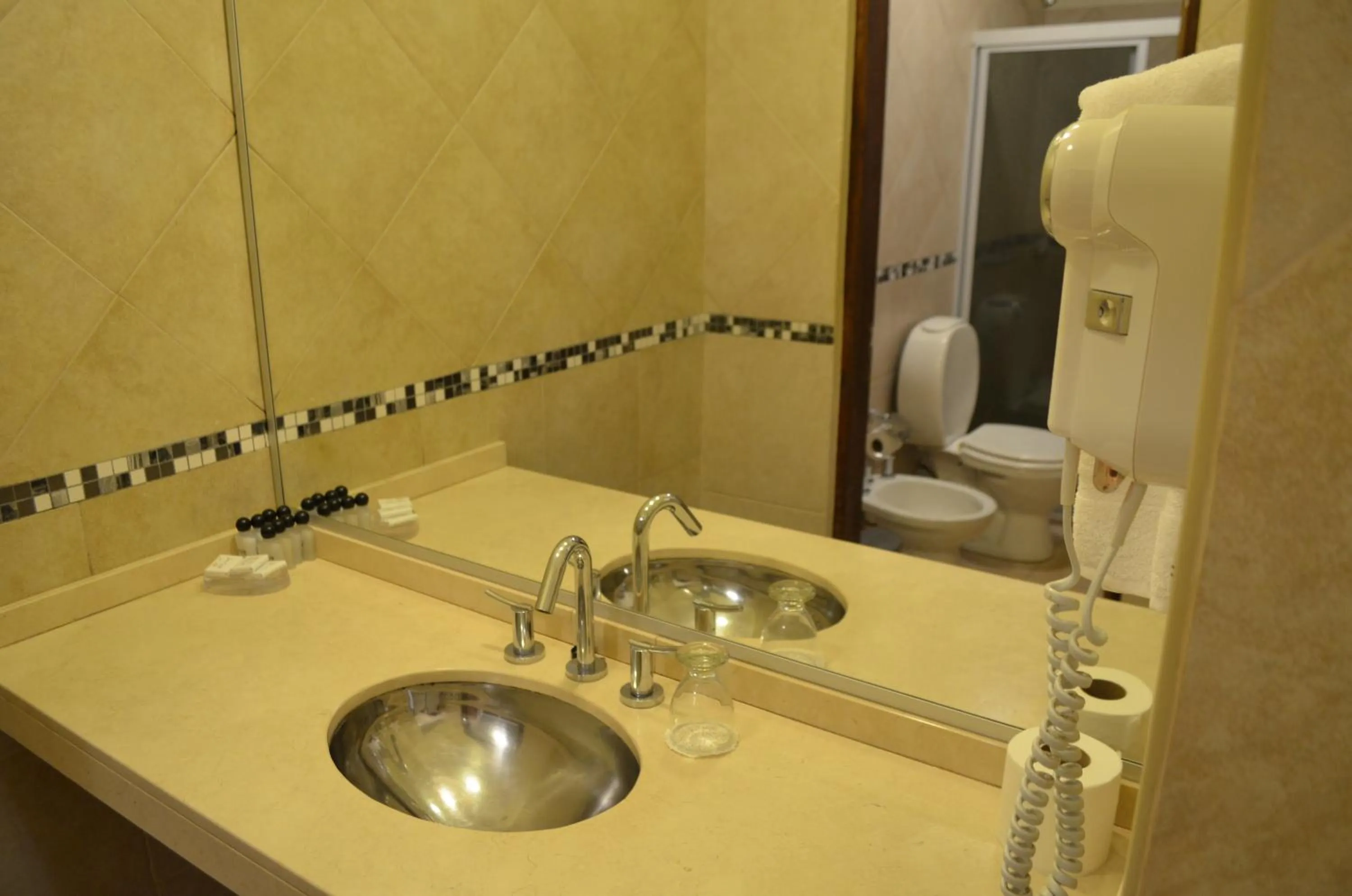 Toilet in Hotel Jardin De Iguazu