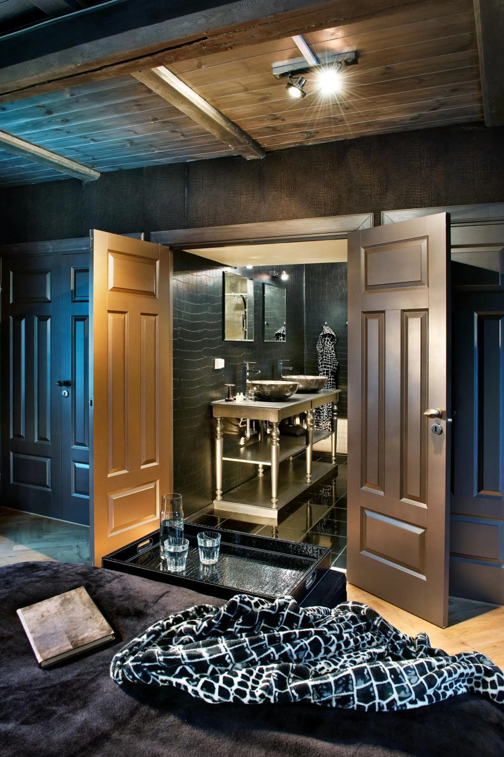 Bathroom, Bed in Herangtunet Boutique hotel