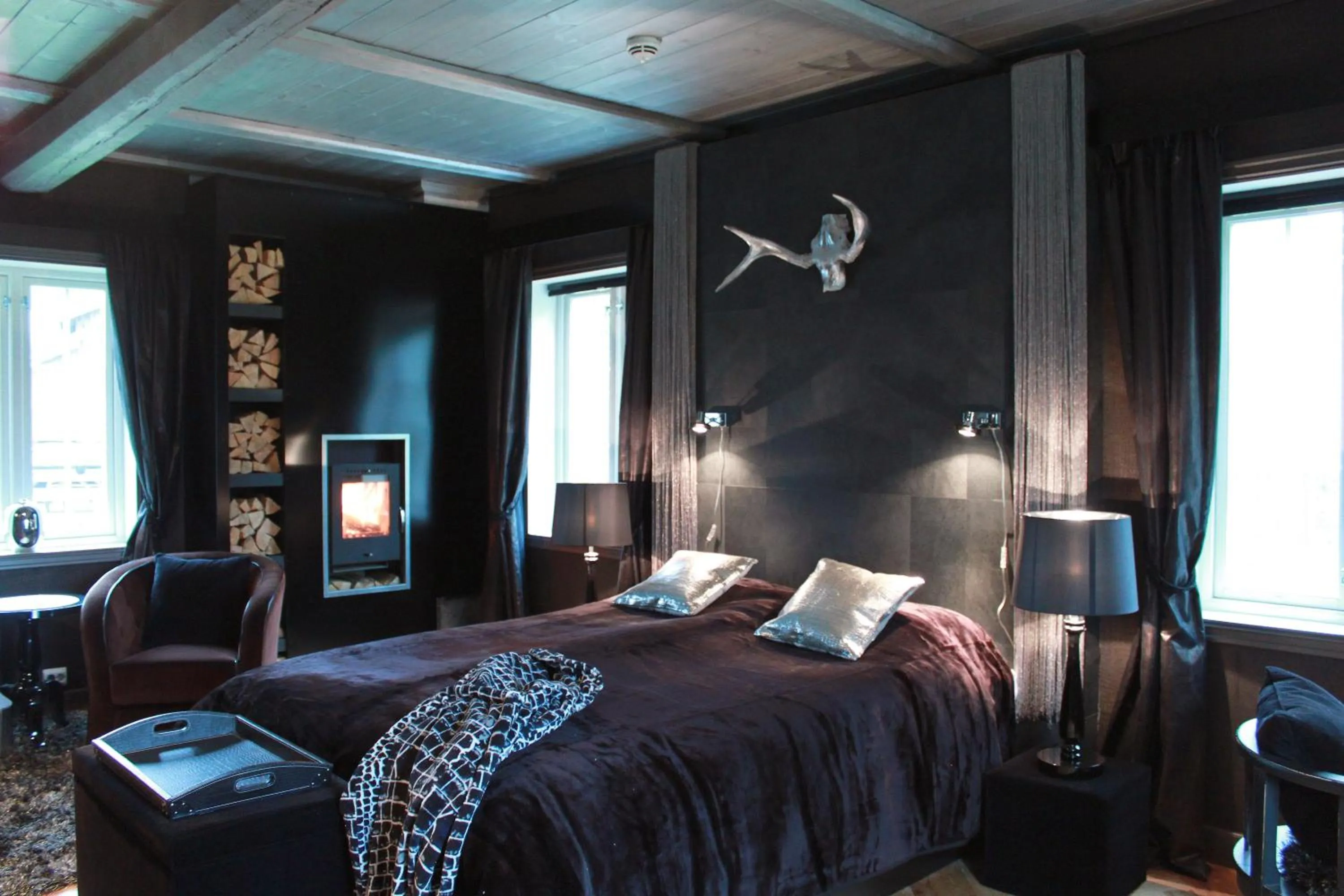 Photo of the whole room, Bed in Herangtunet Boutique hotel