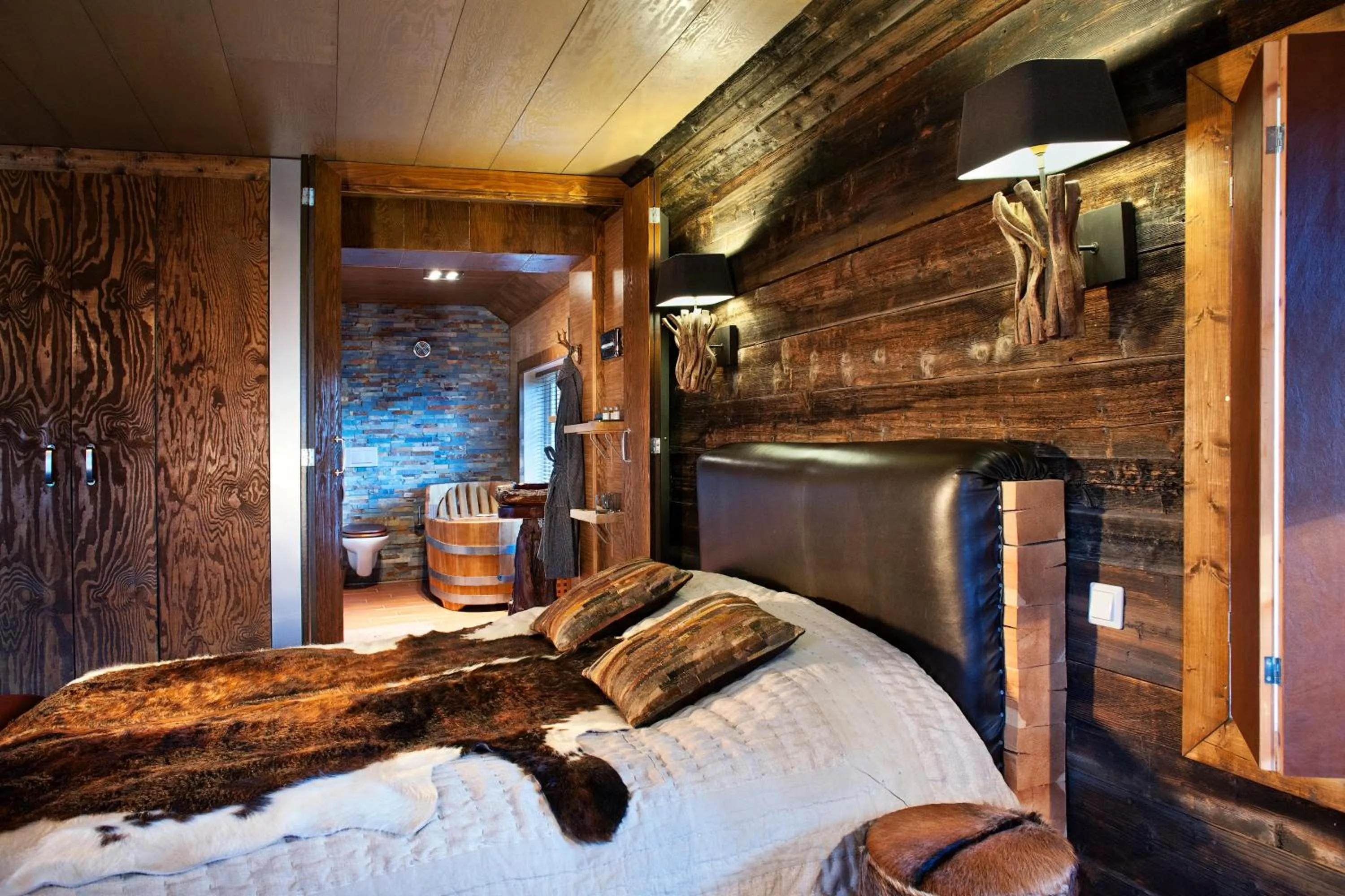 Photo of the whole room, Bed in Herangtunet Boutique hotel