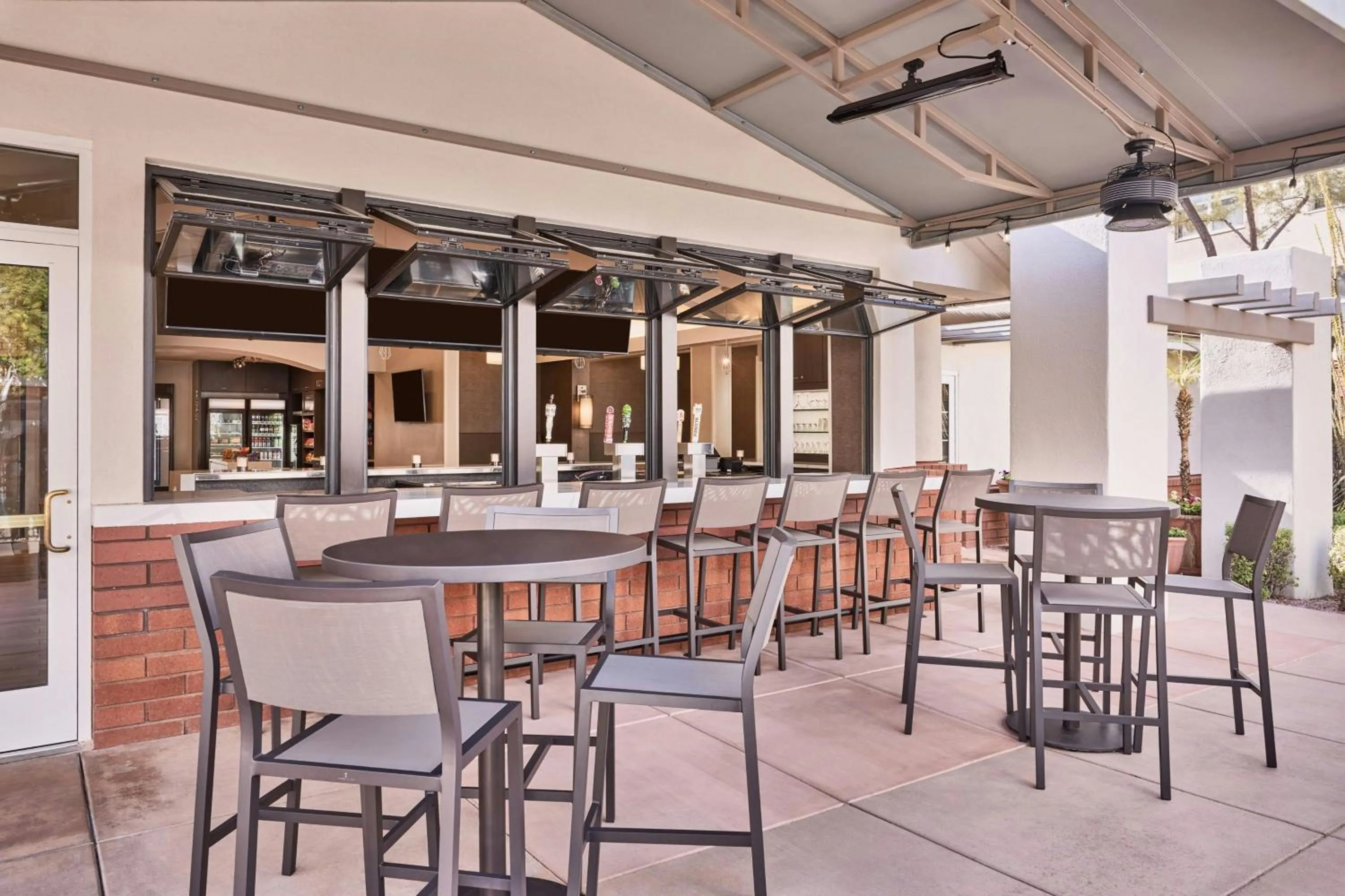 Lounge or bar in Residence Inn Scottsdale North