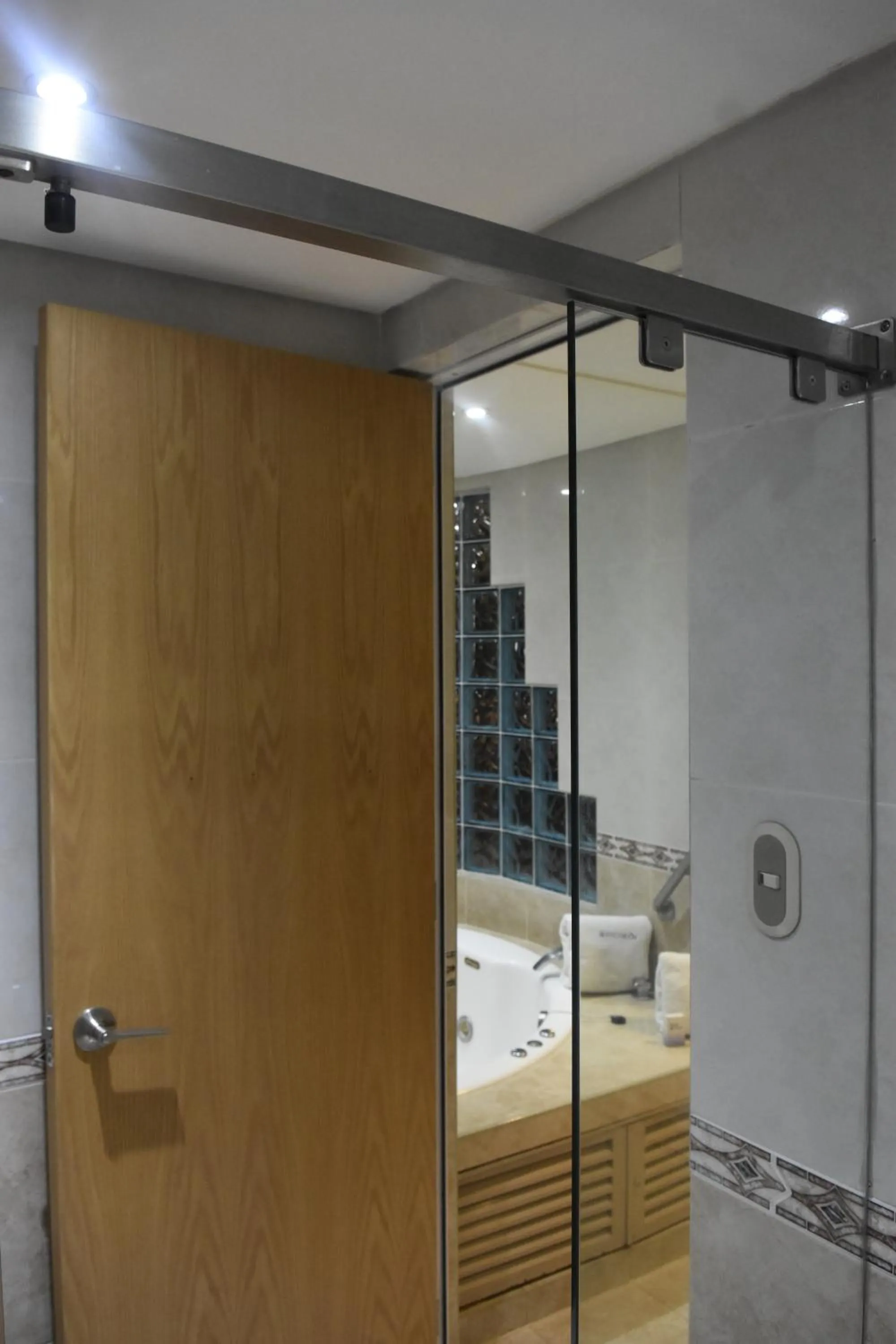 Bathroom, Bed in KALI Escandón Mexico City