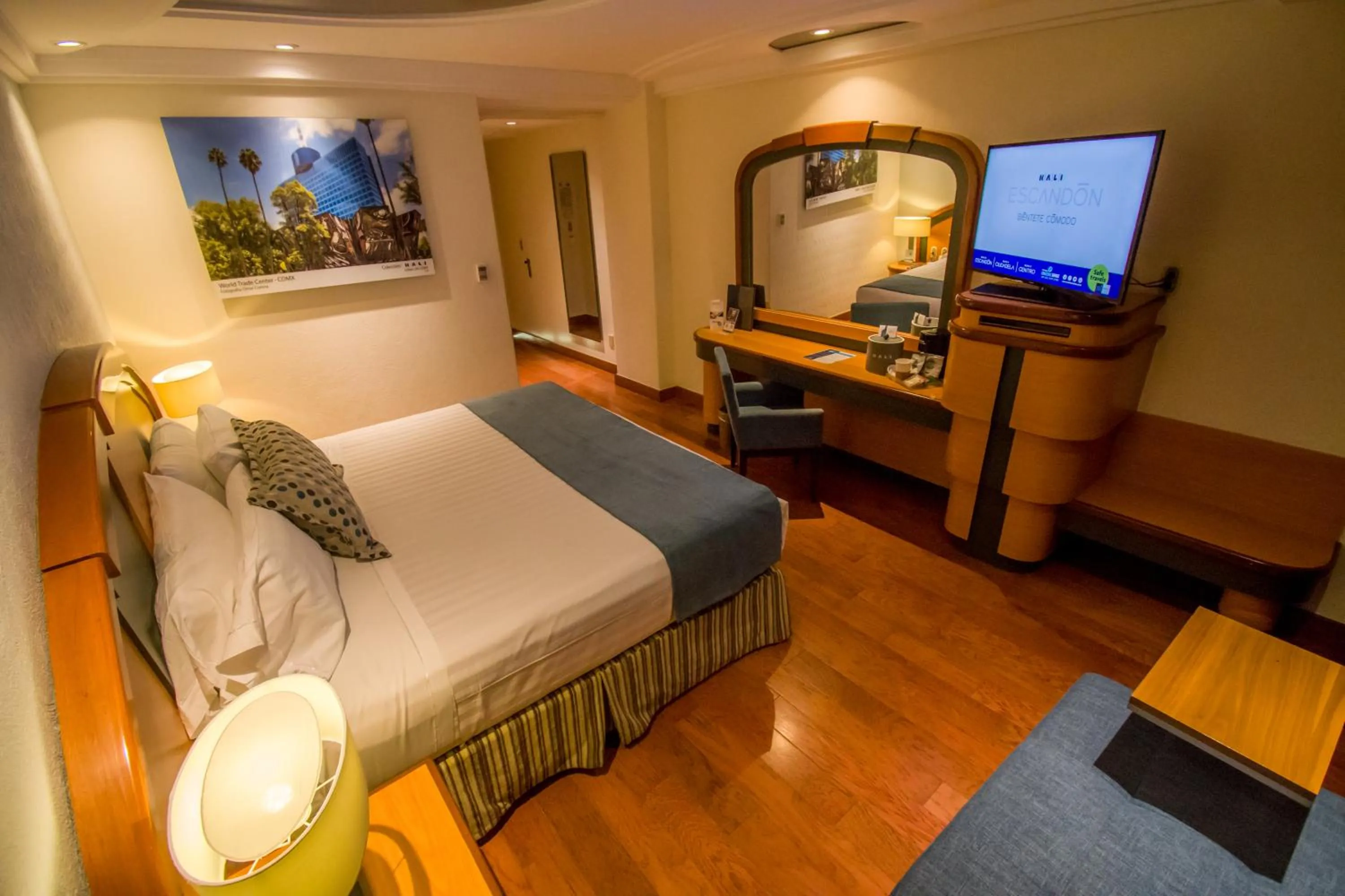 Photo of the whole room, Bed in KALI Escandón Mexico City