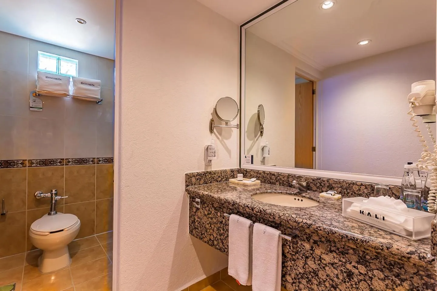 Bathroom in KALI Escandón Mexico City