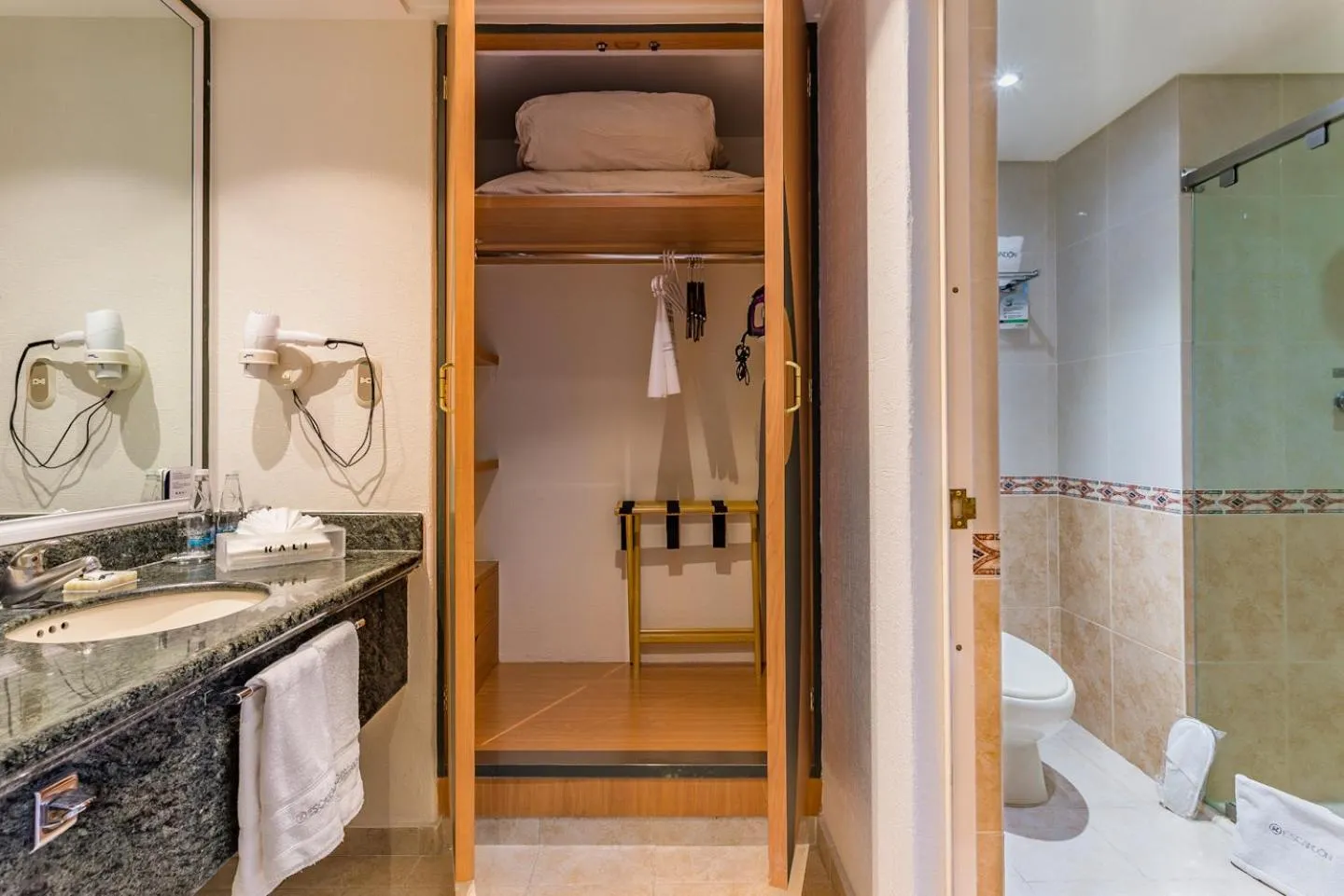 Bathroom in KALI Escandón Mexico City