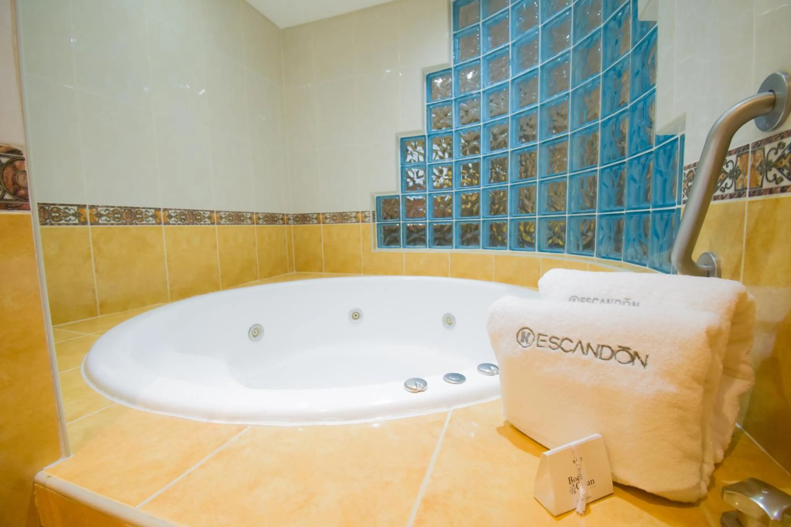 Bath in KALI Escandón Mexico City