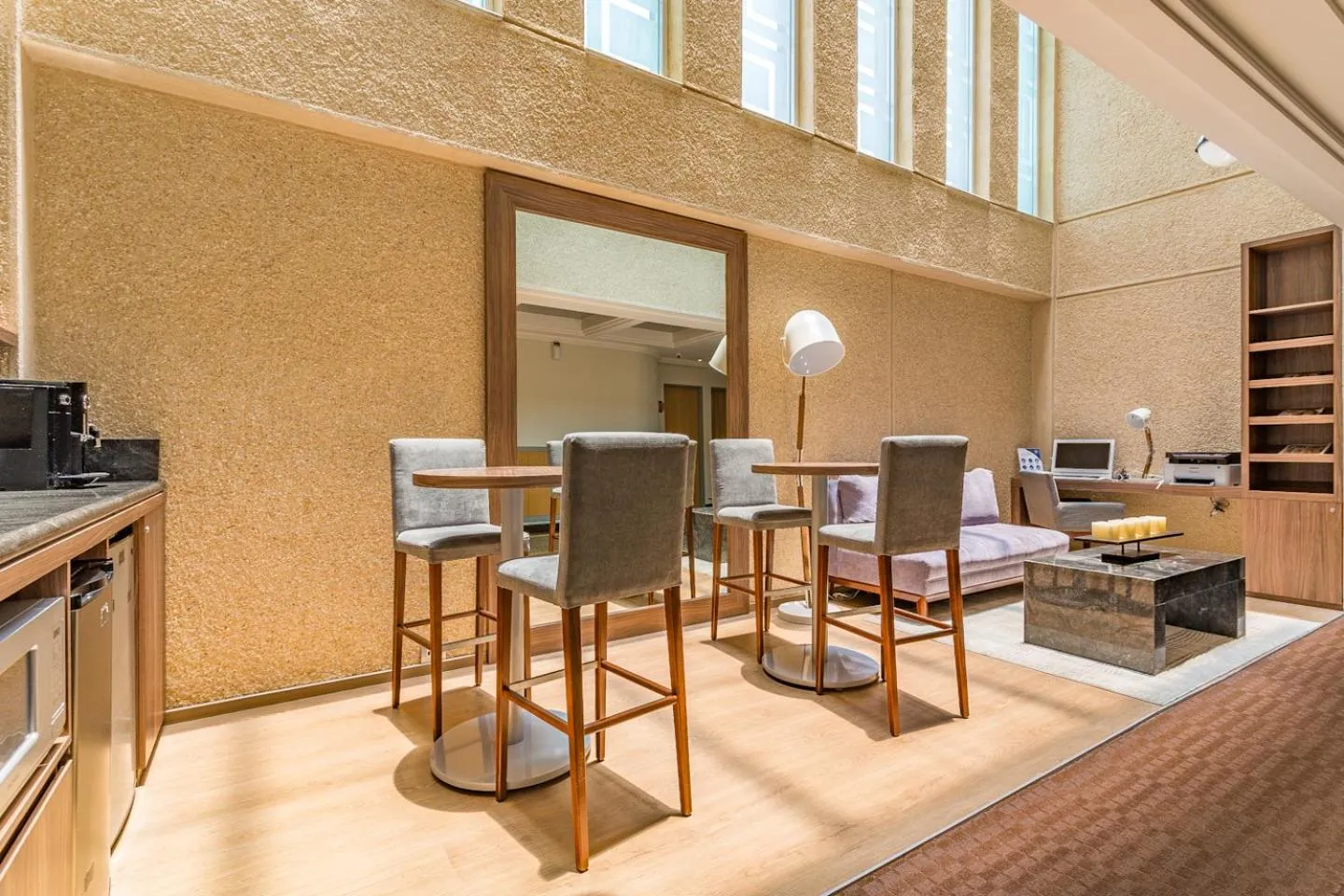 Business facilities in KALI Escandón Mexico City