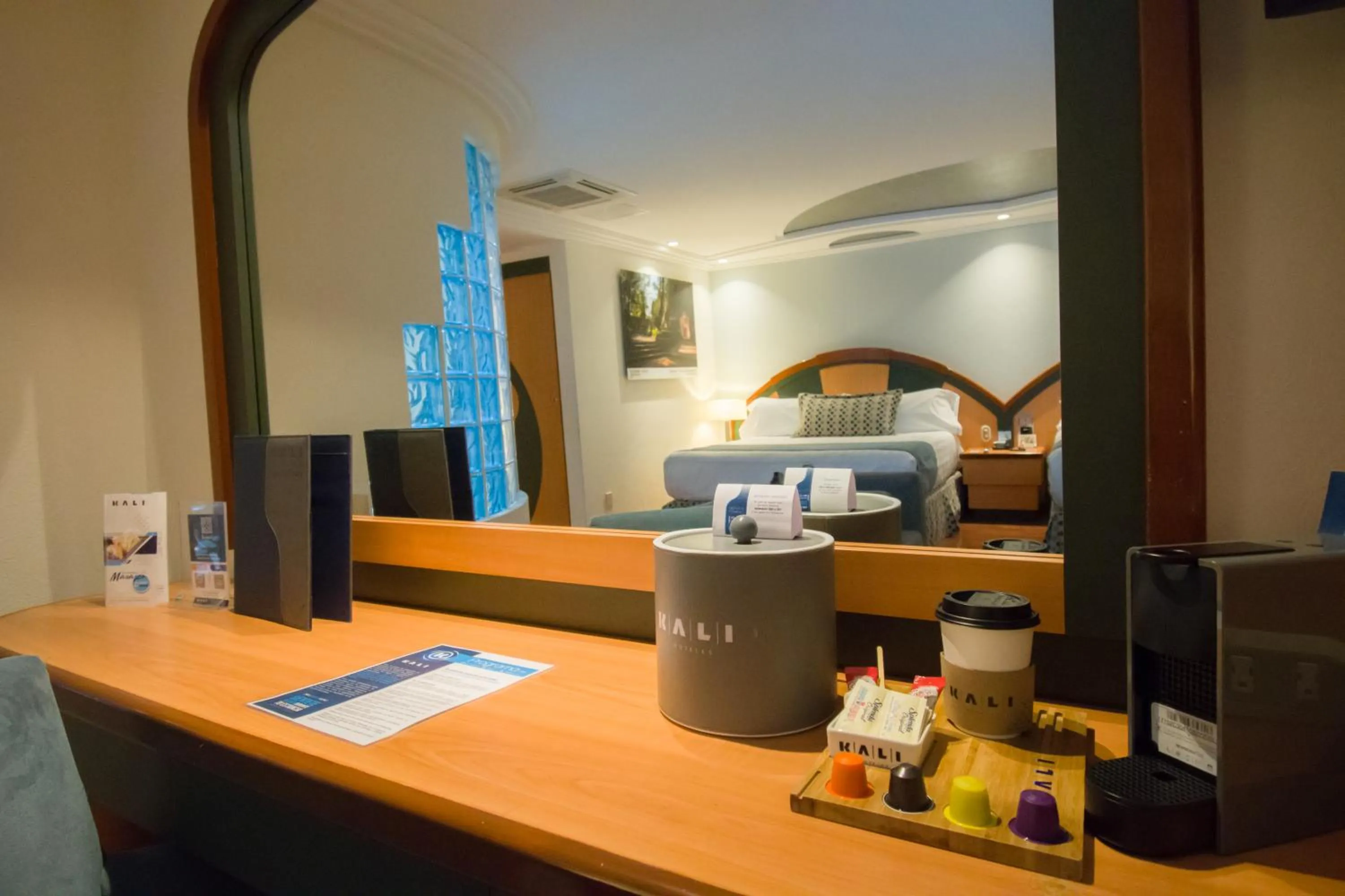 Photo of the whole room in KALI Escandón Mexico City