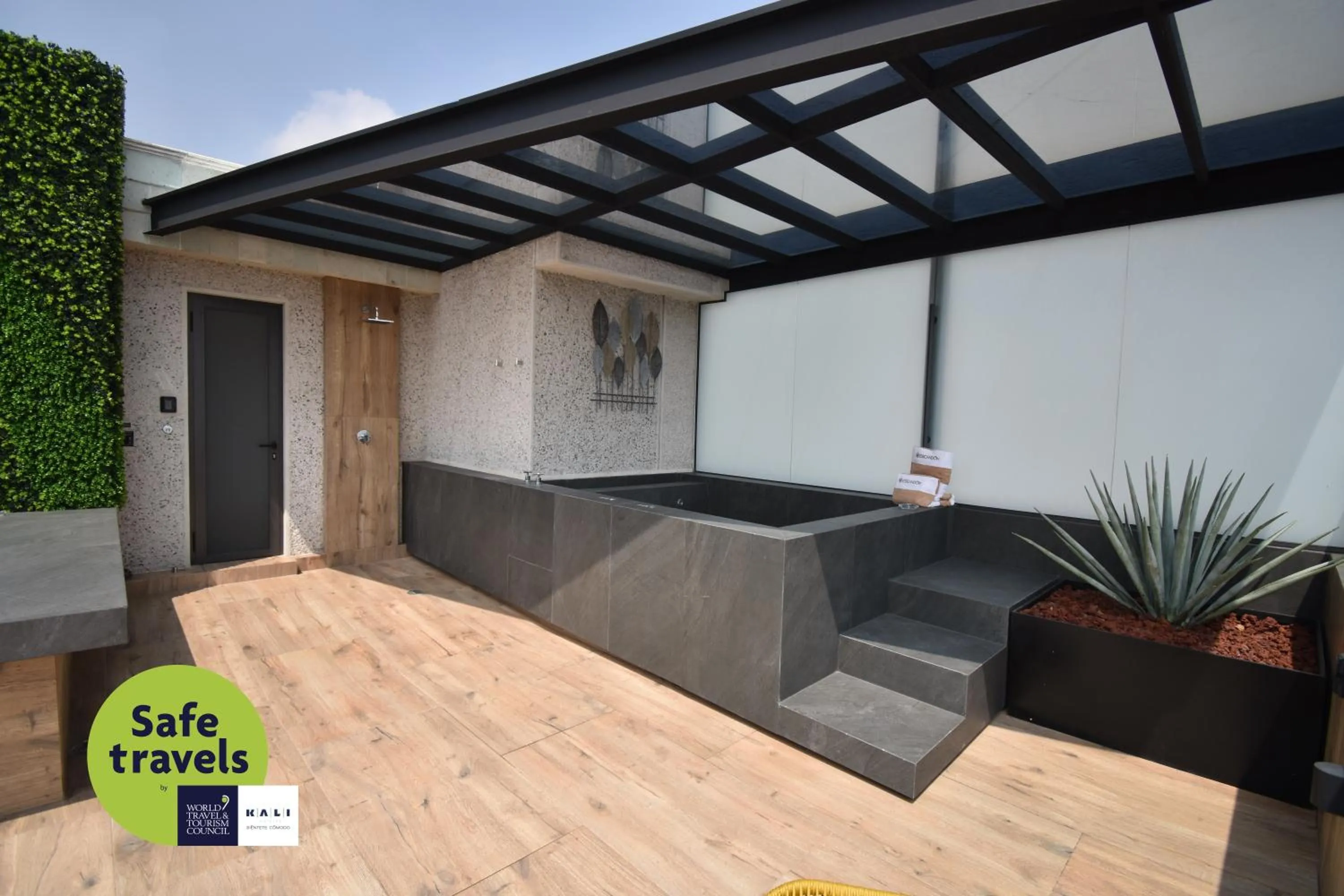 Shower in KALI Escandón Mexico City