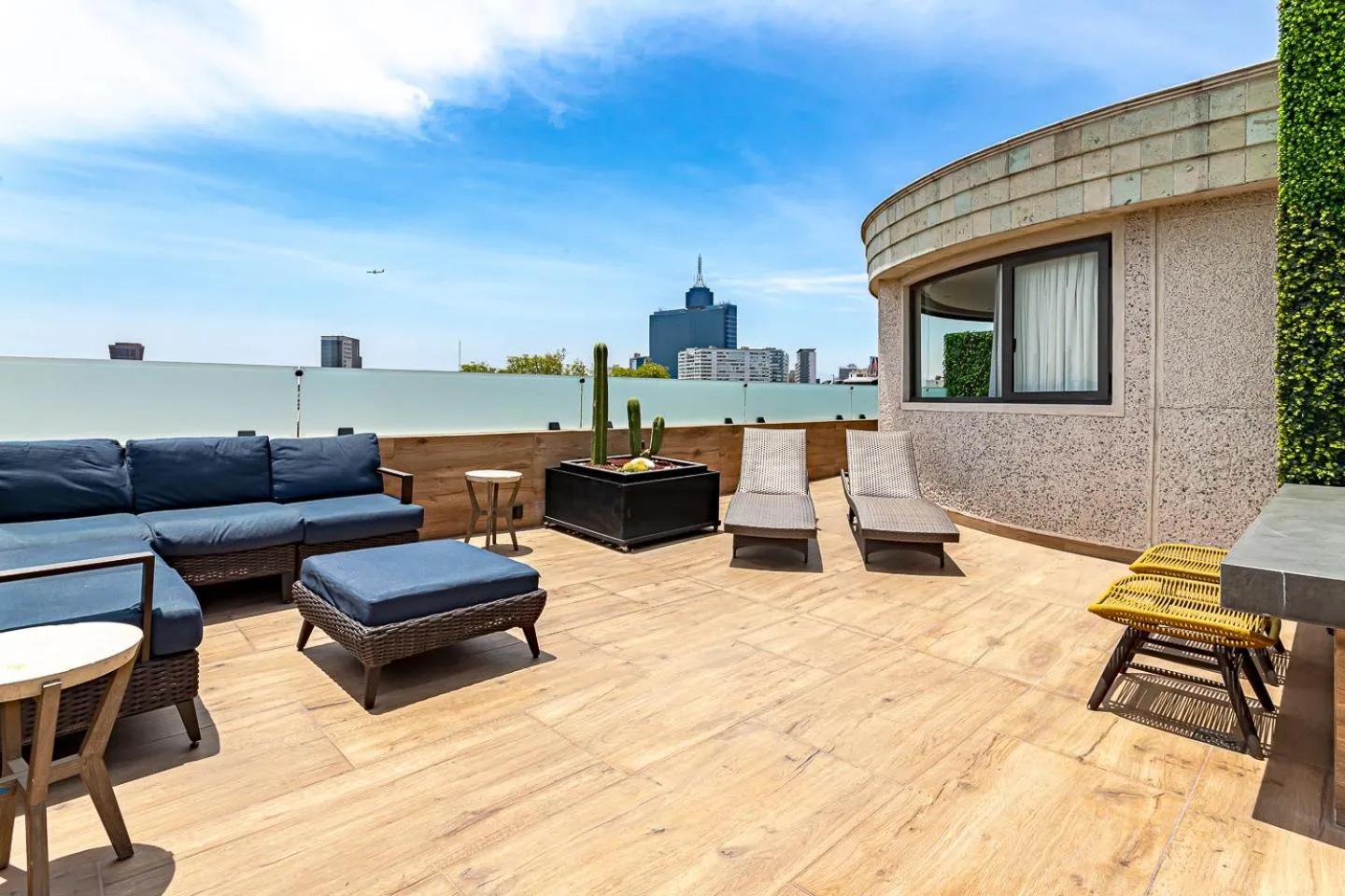 Day in KALI Escandón Mexico City