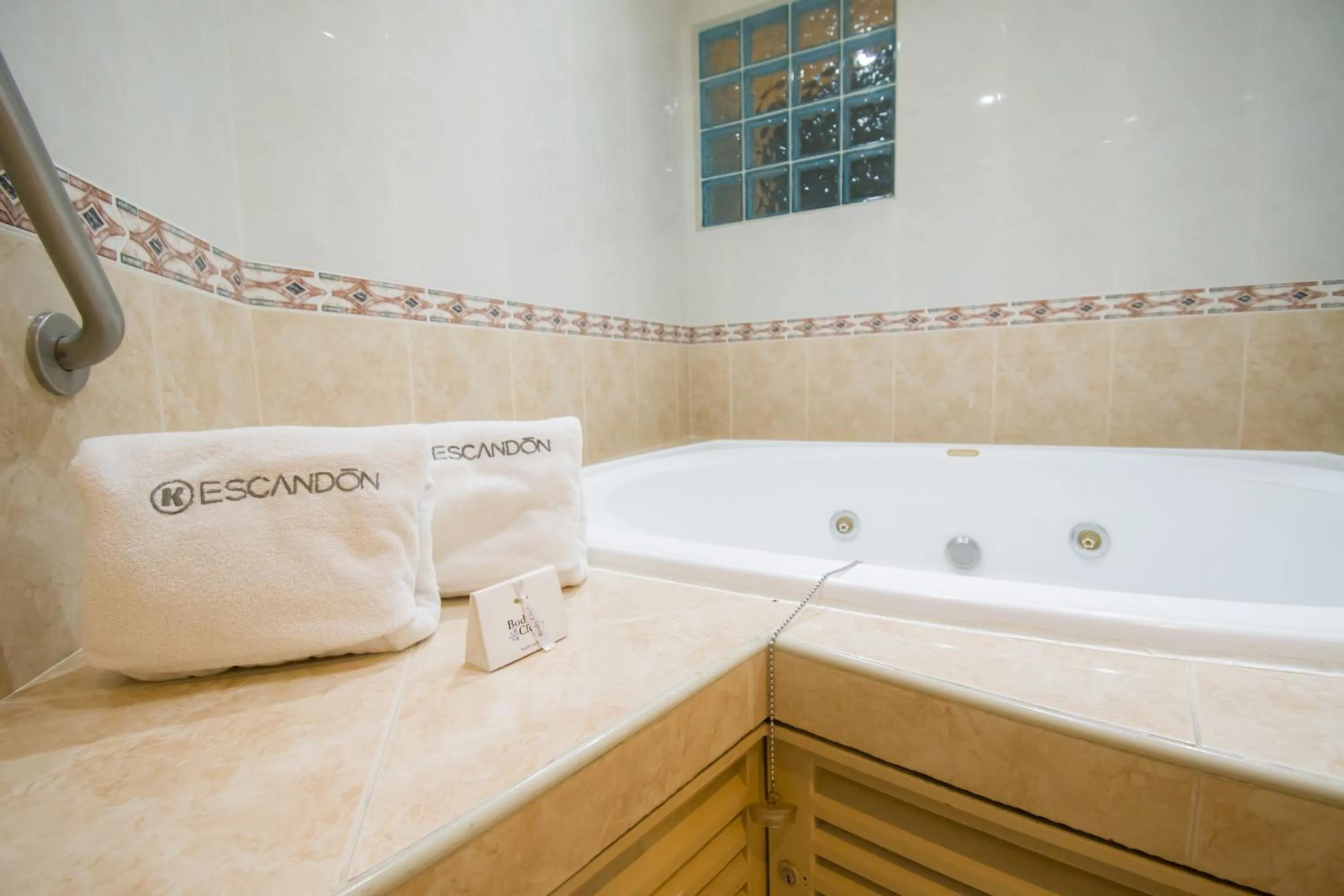 Bath in KALI Escandón Mexico City