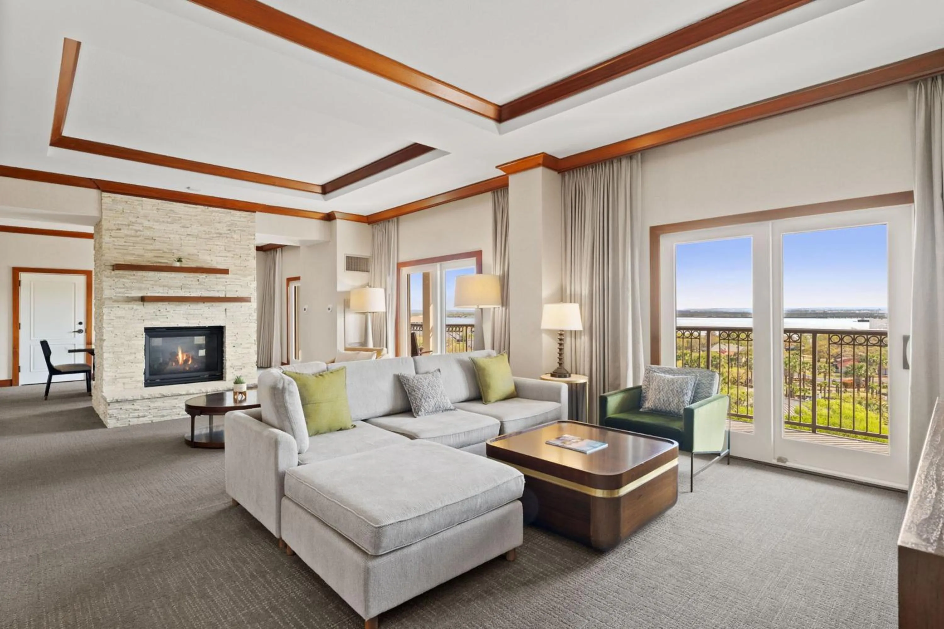 Seating area, Bed in Horseshoe Bay Resort