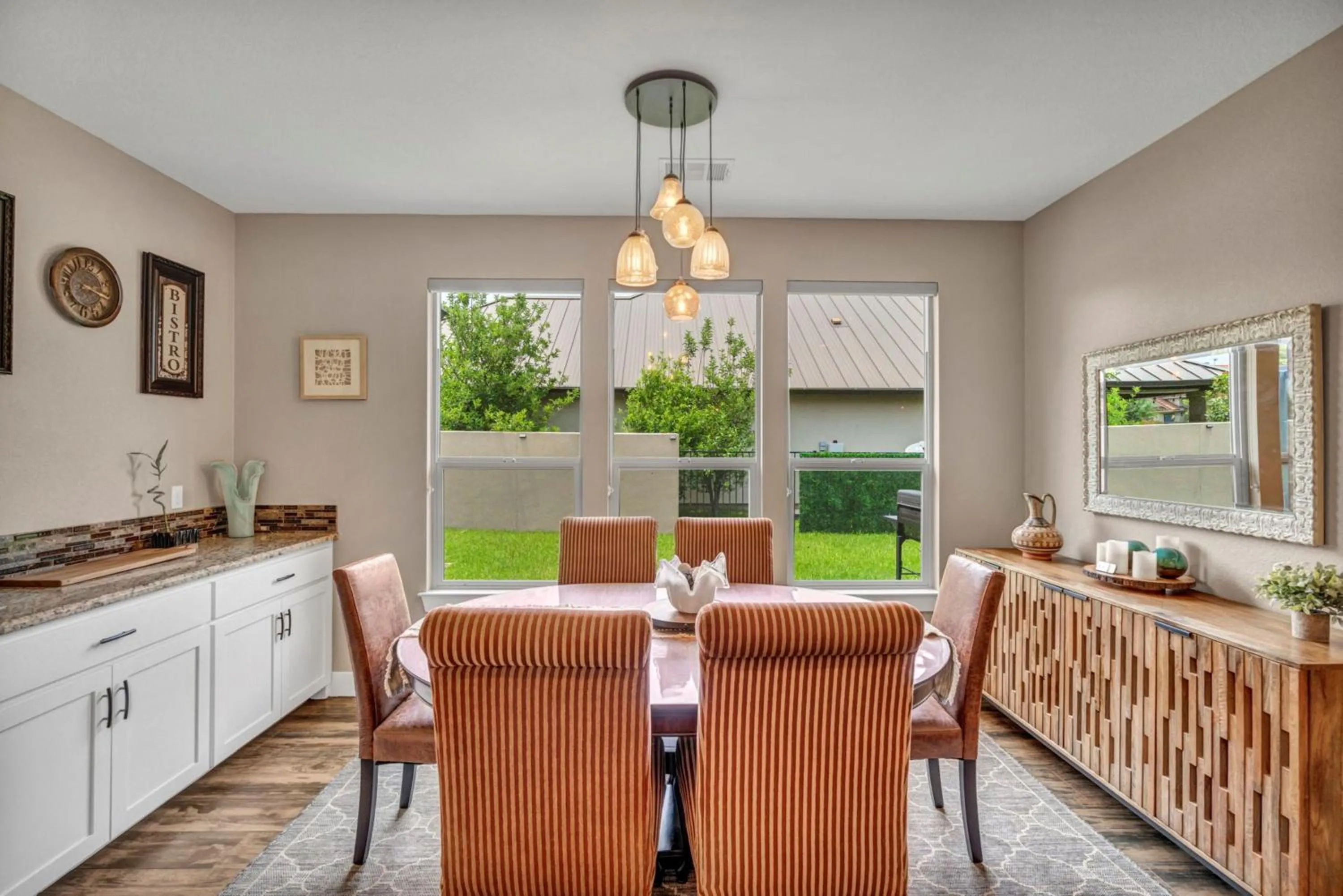 Dining area in Horseshoe Bay Resort