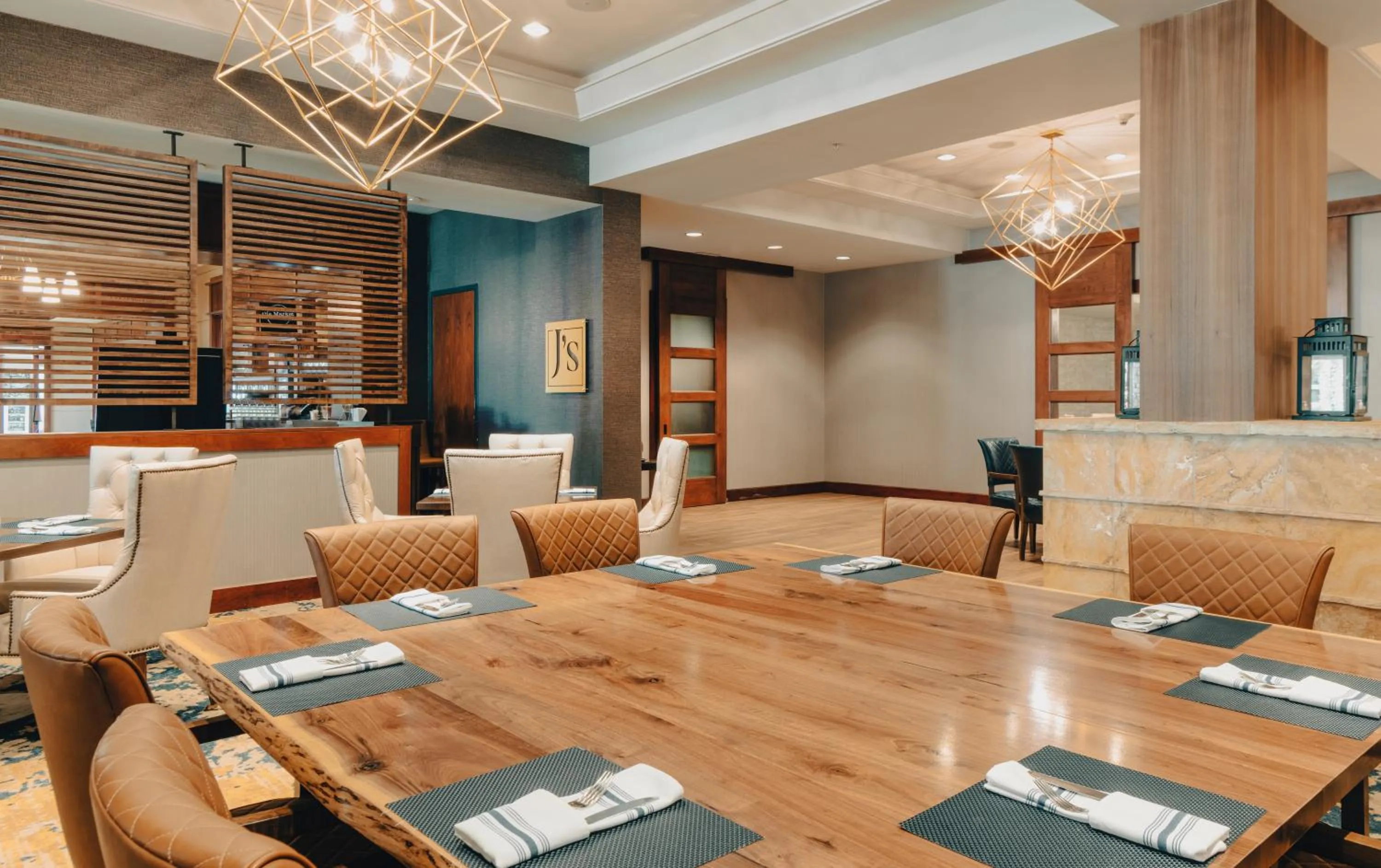 Restaurant/places to eat in Horseshoe Bay Resort