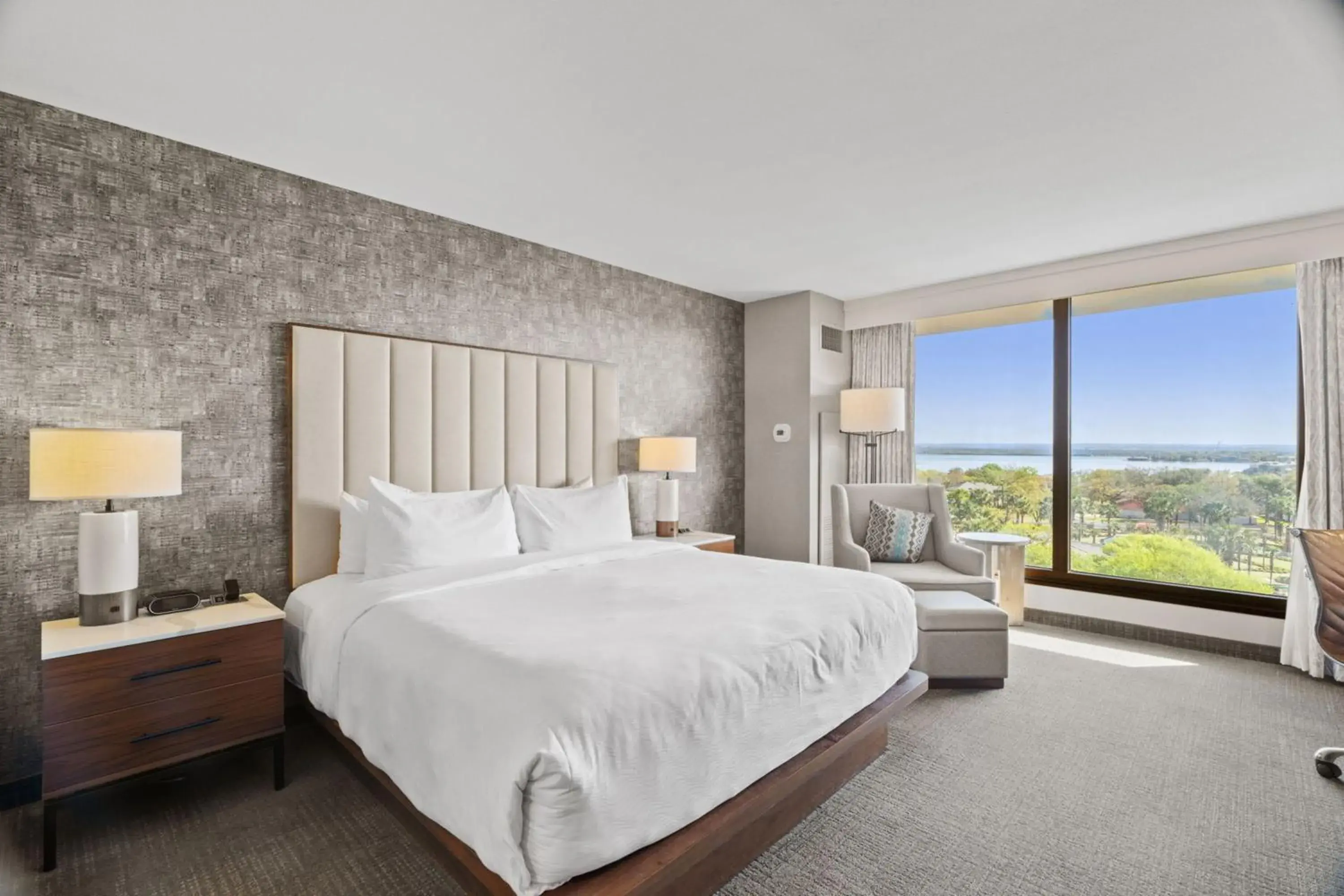 King Room with Lake View in Horseshoe Bay Resort King Room with Lake View in Horseshoe Bay Resort