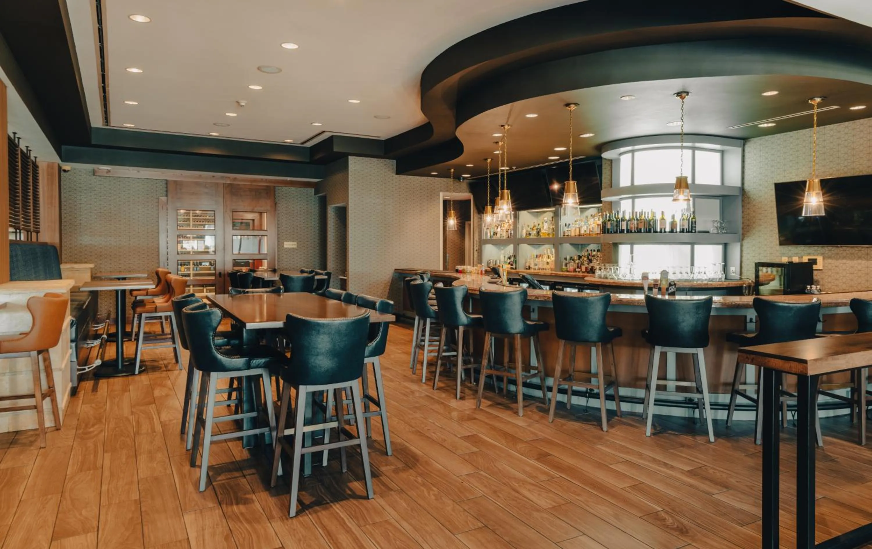 Lounge or bar in Horseshoe Bay Resort