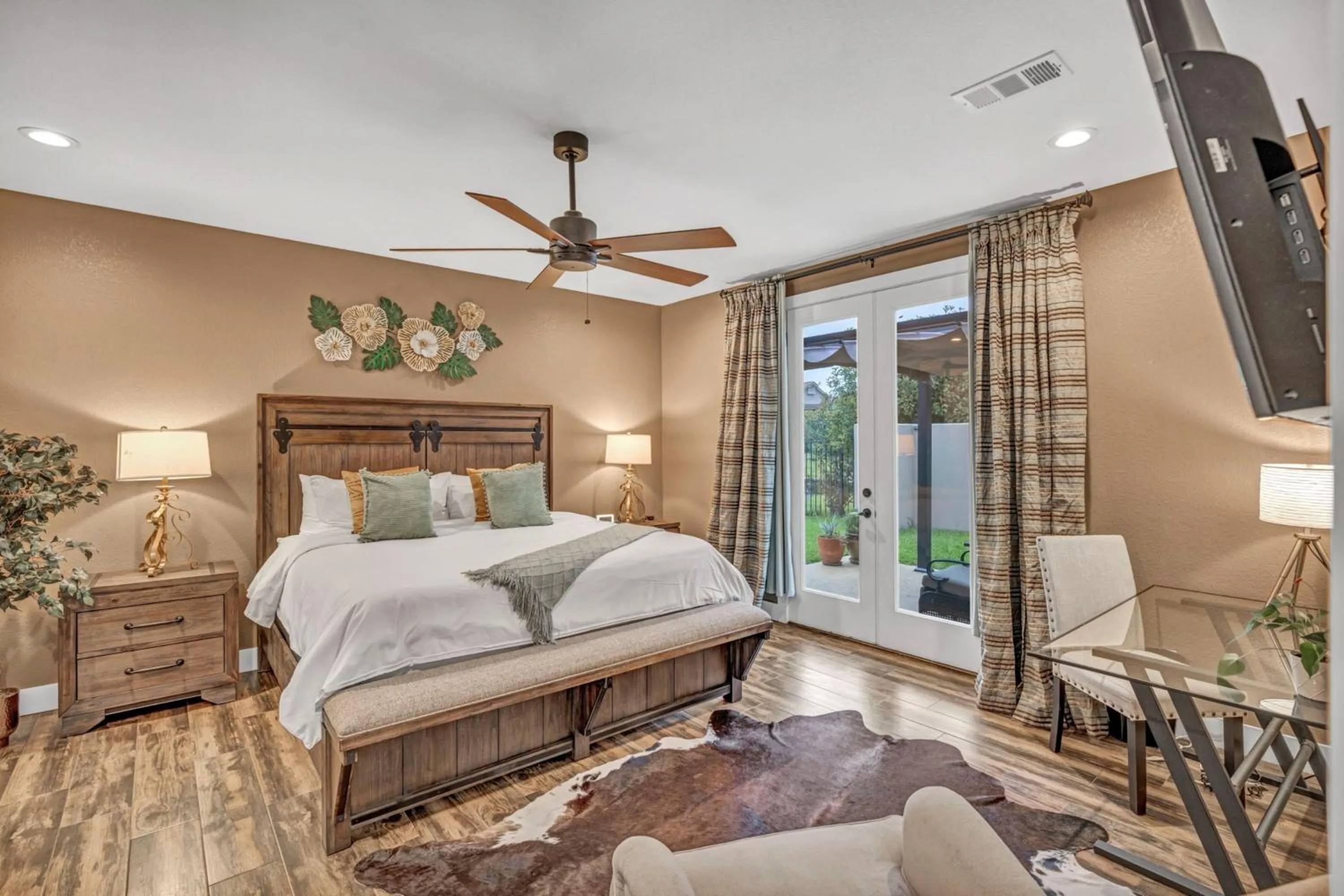 Bed in Horseshoe Bay Resort