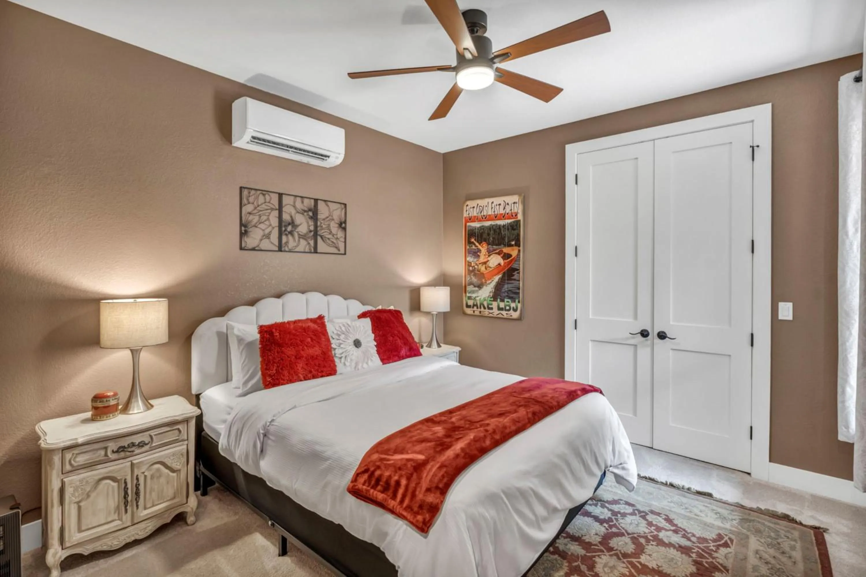 Bed in Horseshoe Bay Resort