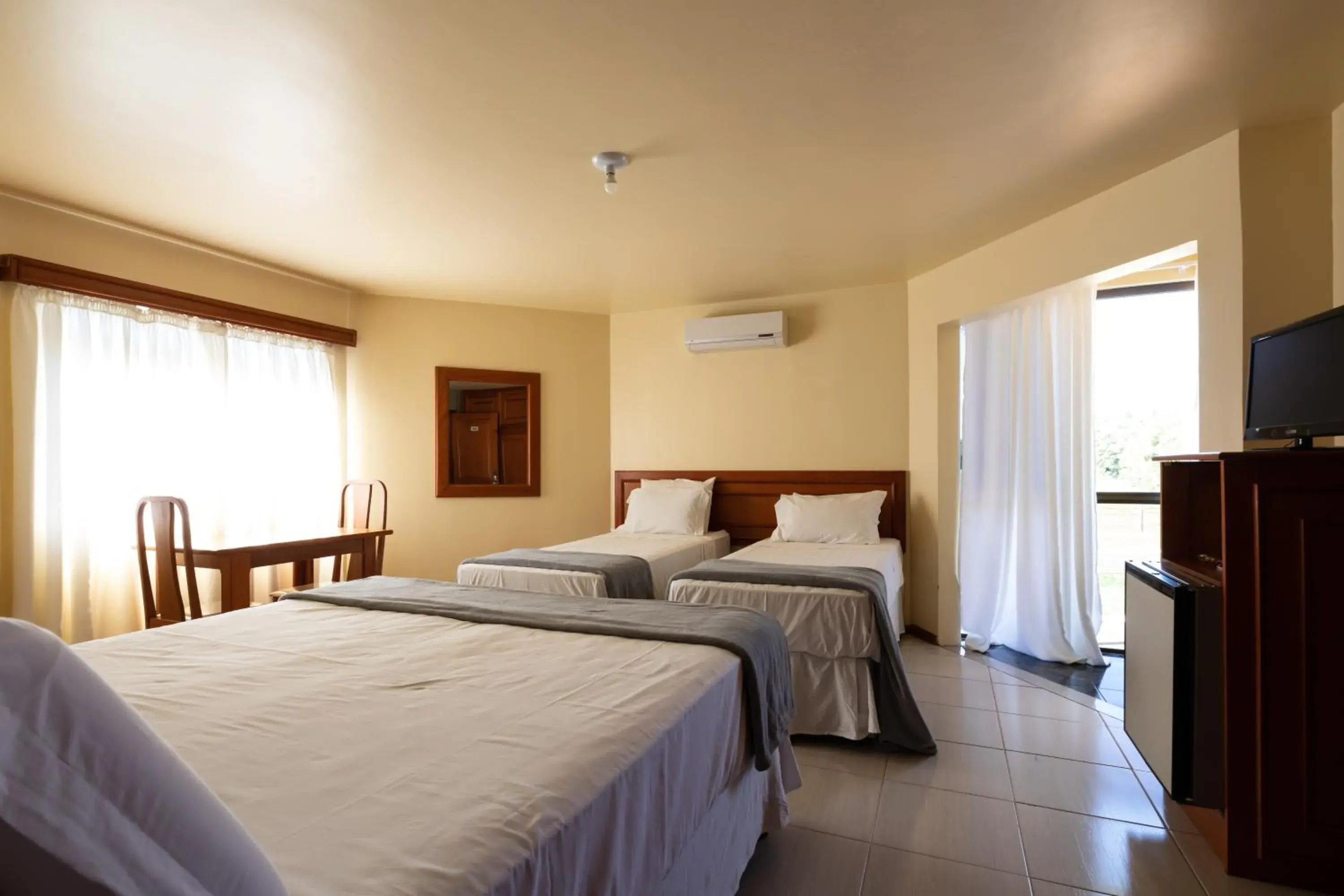 Deluxe Quadruple Room in Canzi Cataratas Hotel Deluxe Quadruple Room in Canzi Cataratas Hotel