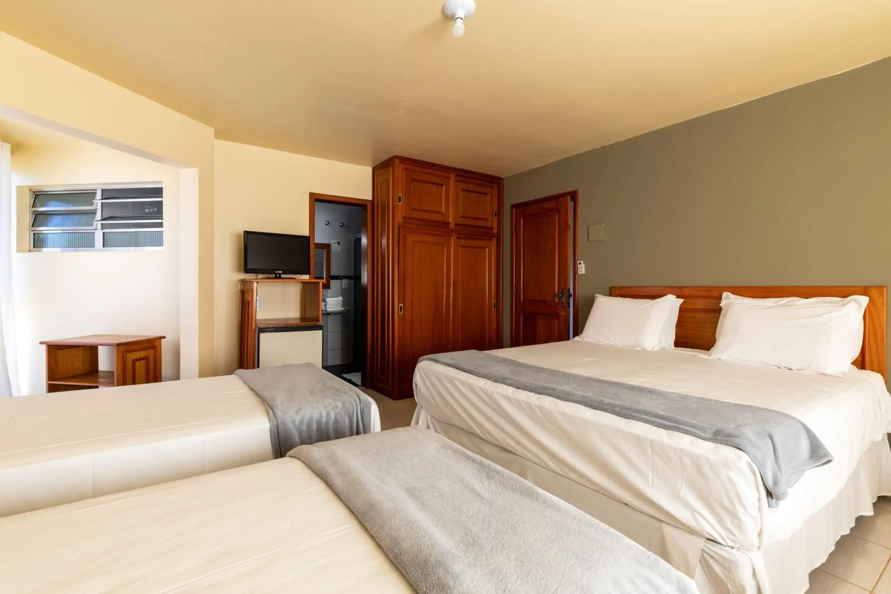 Deluxe Quadruple Room in Canzi Cataratas Hotel Deluxe Quadruple Room in Canzi Cataratas Hotel