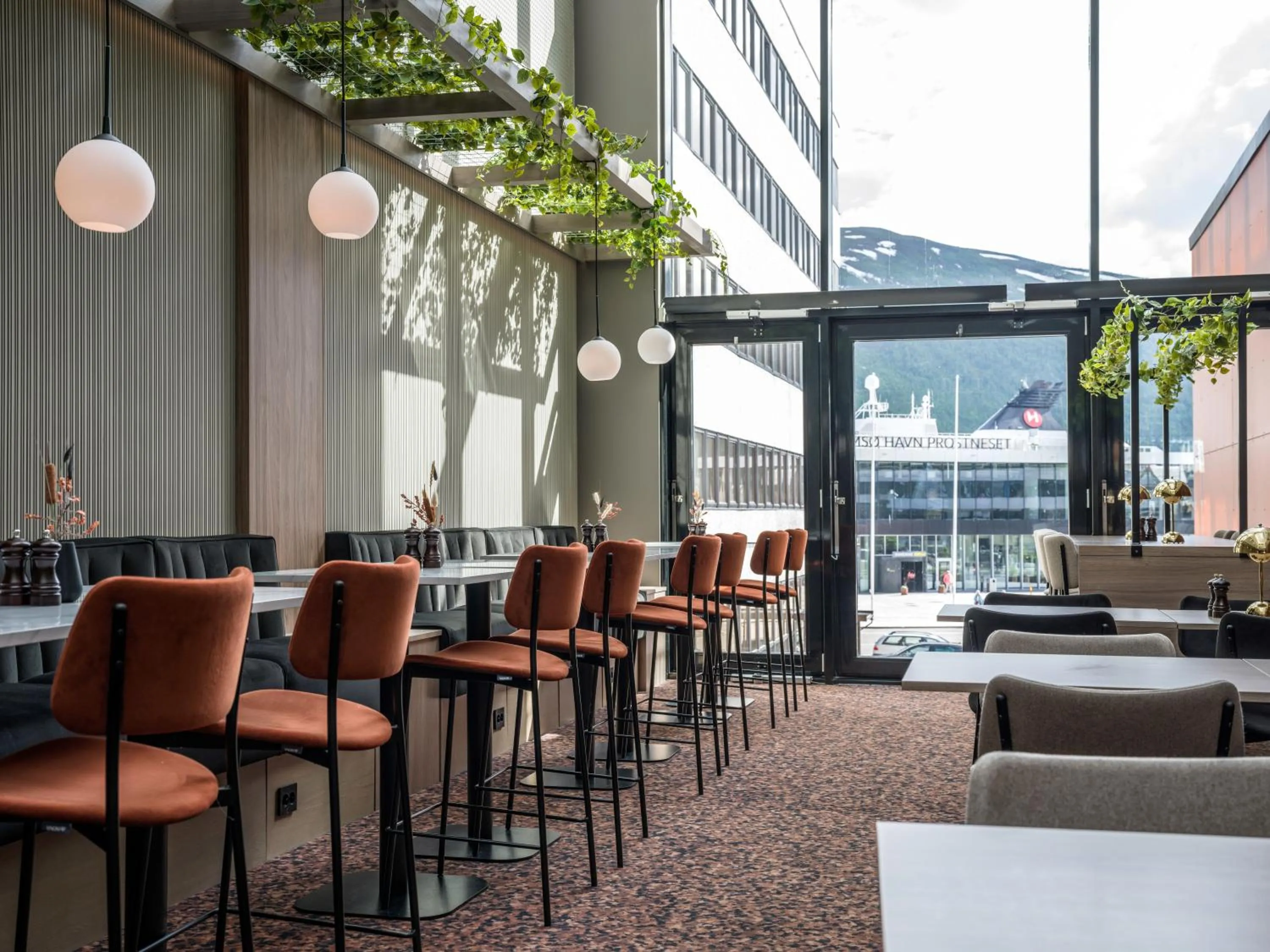 Restaurant/places to eat in Quality Hotel Saga