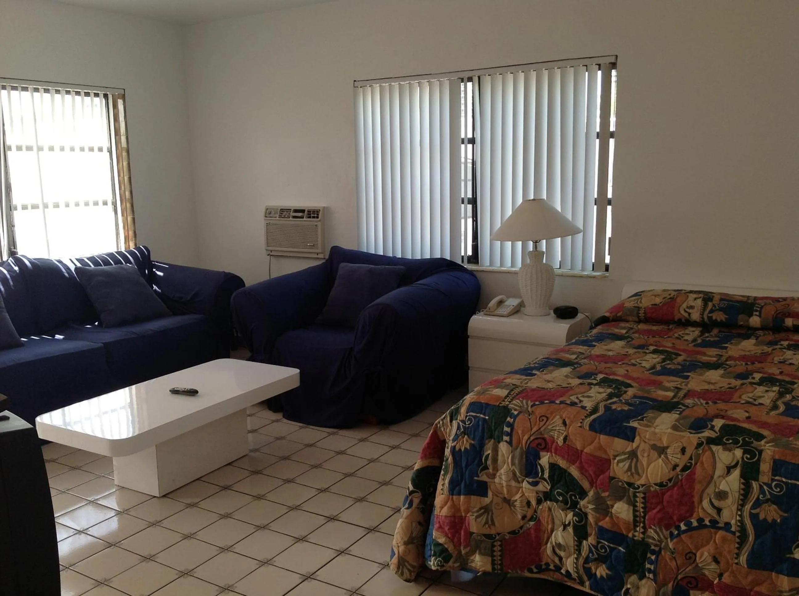 Living room, Bed in Napoli Belmar Resort