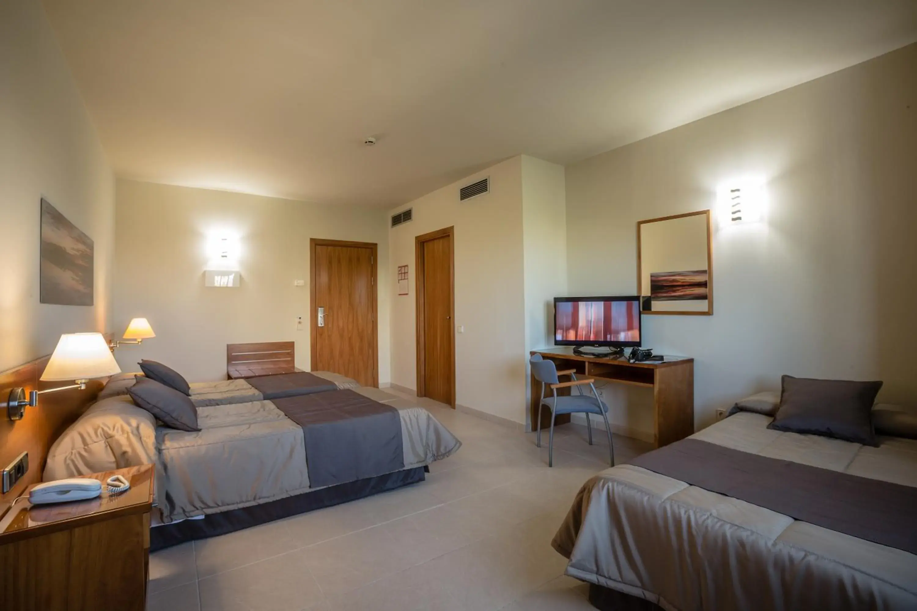 Triple Room in Hotel Rull Triple Room in Hotel Rull