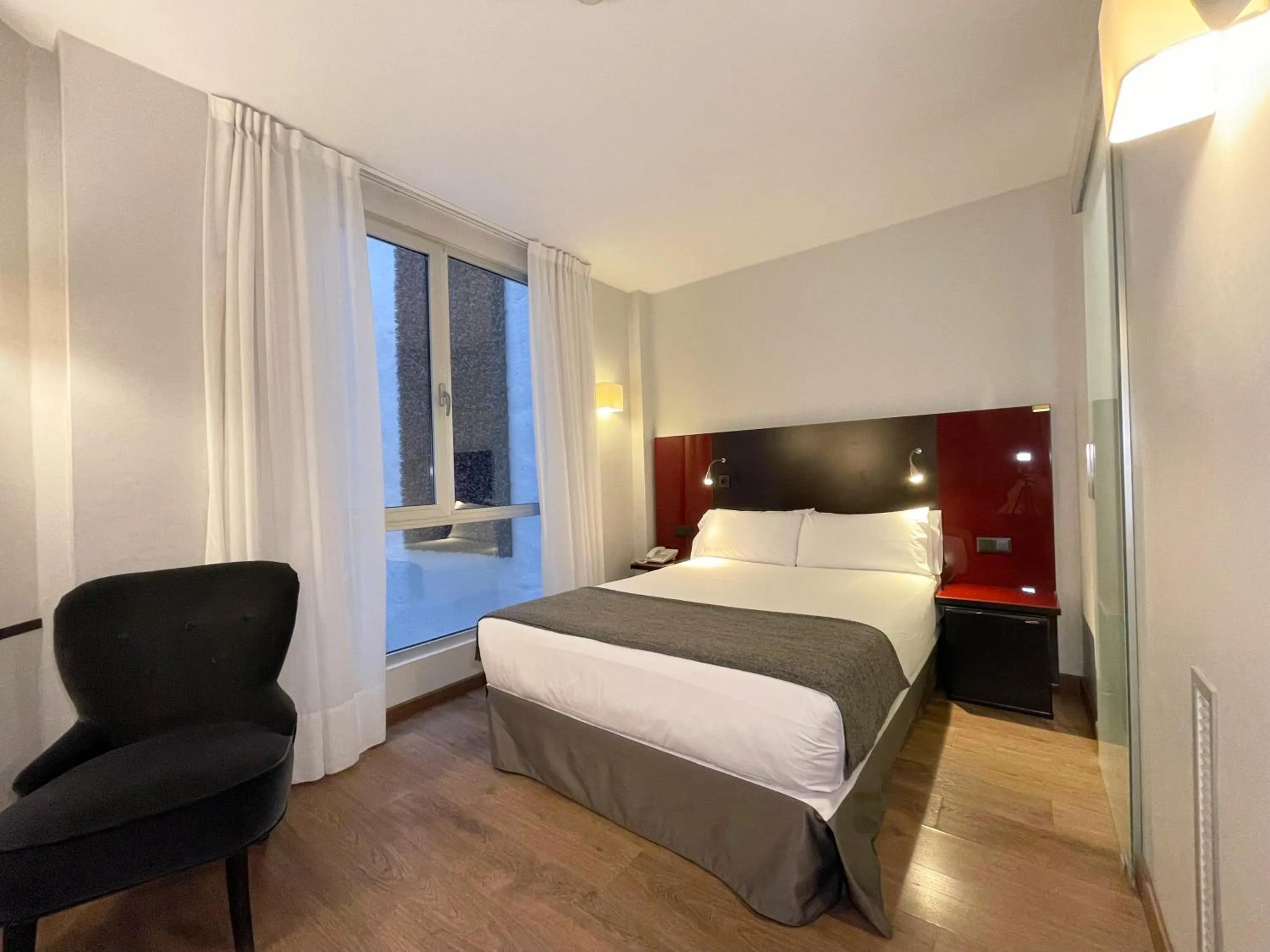 Photo of the whole room, Bed in SM Hotel Sant Antoni