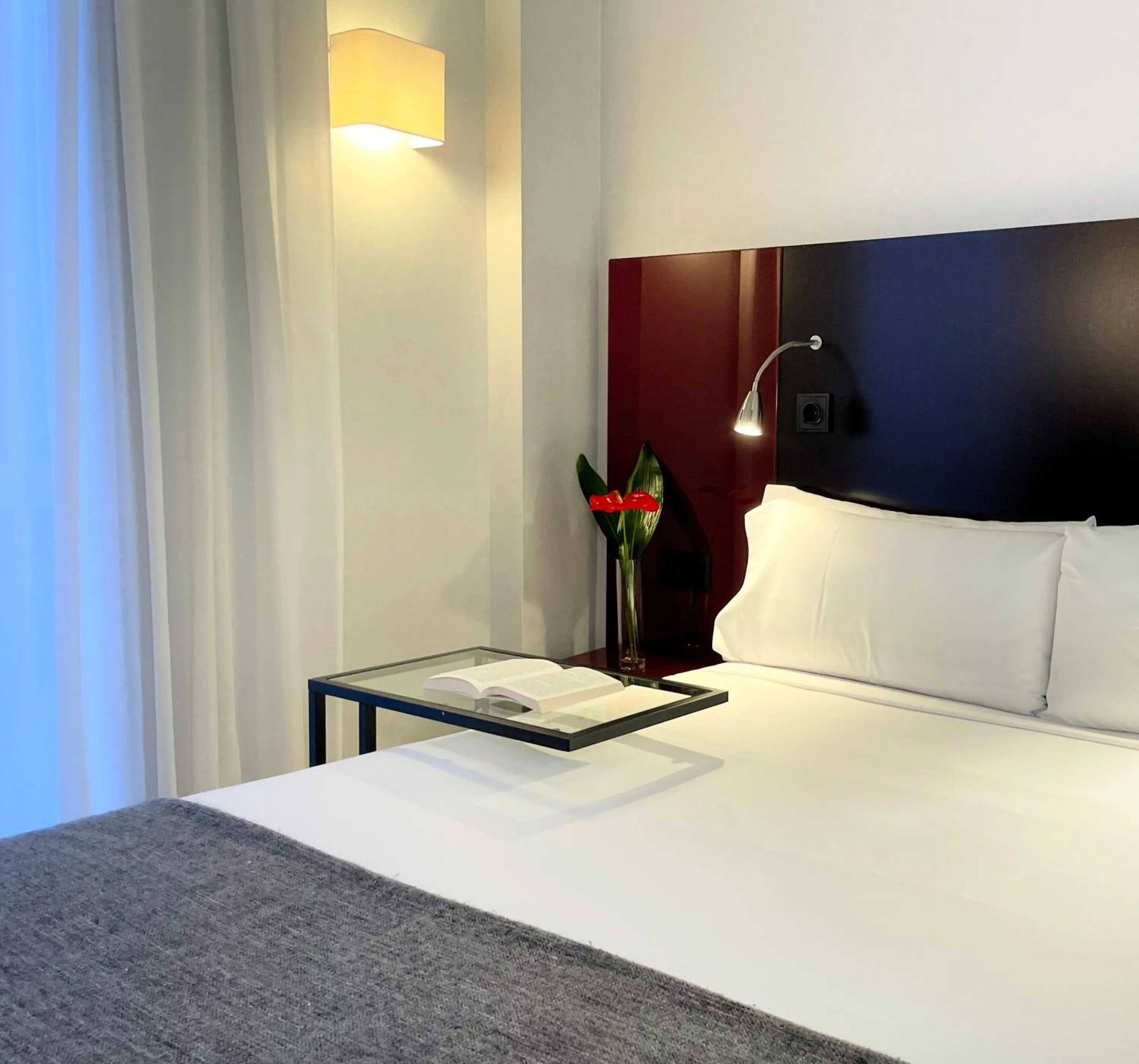 Decorative detail, Bed in SM Hotel Sant Antoni