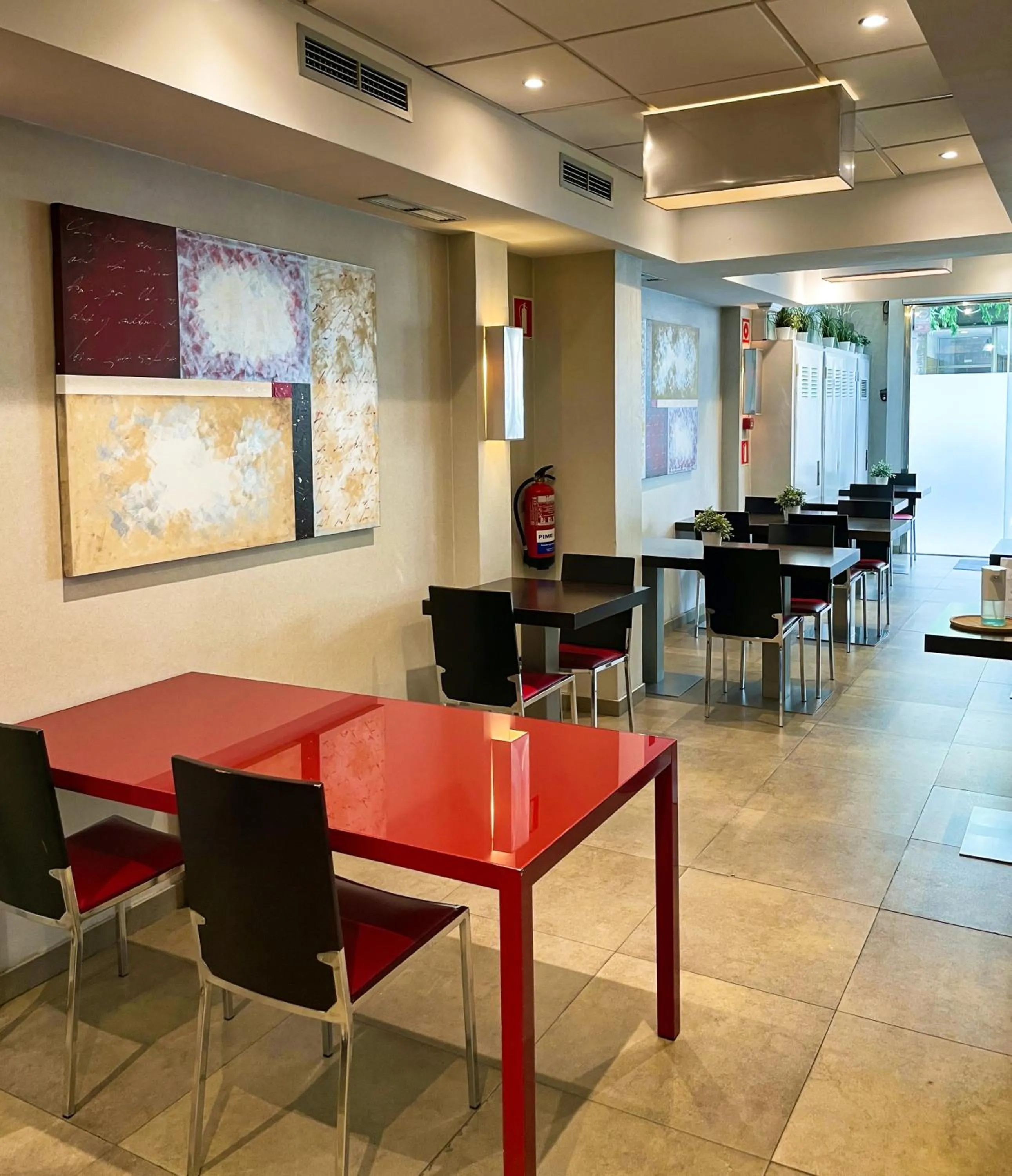 Restaurant/places to eat in SM Hotel Sant Antoni