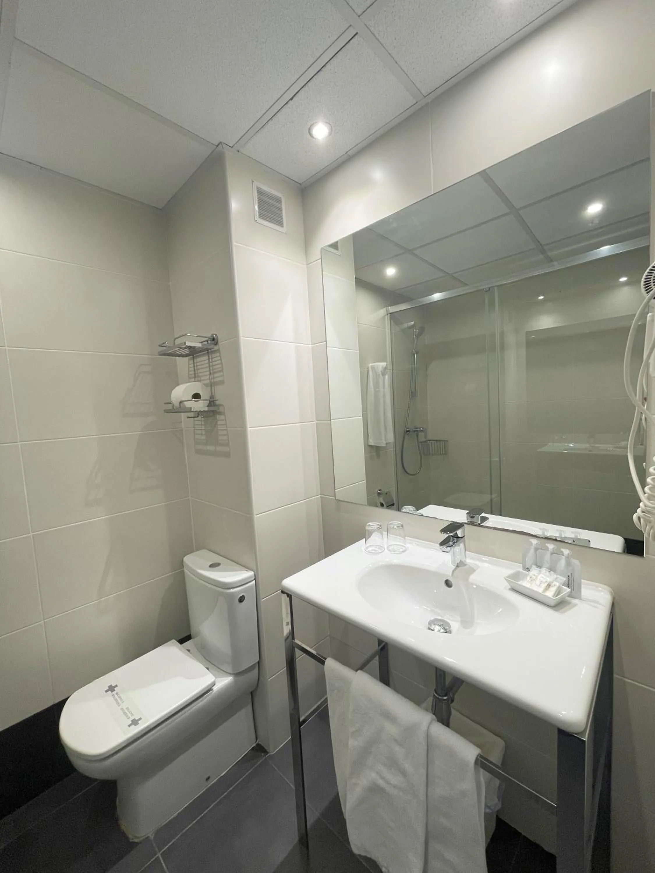 Bathroom in SM Hotel Sant Antoni