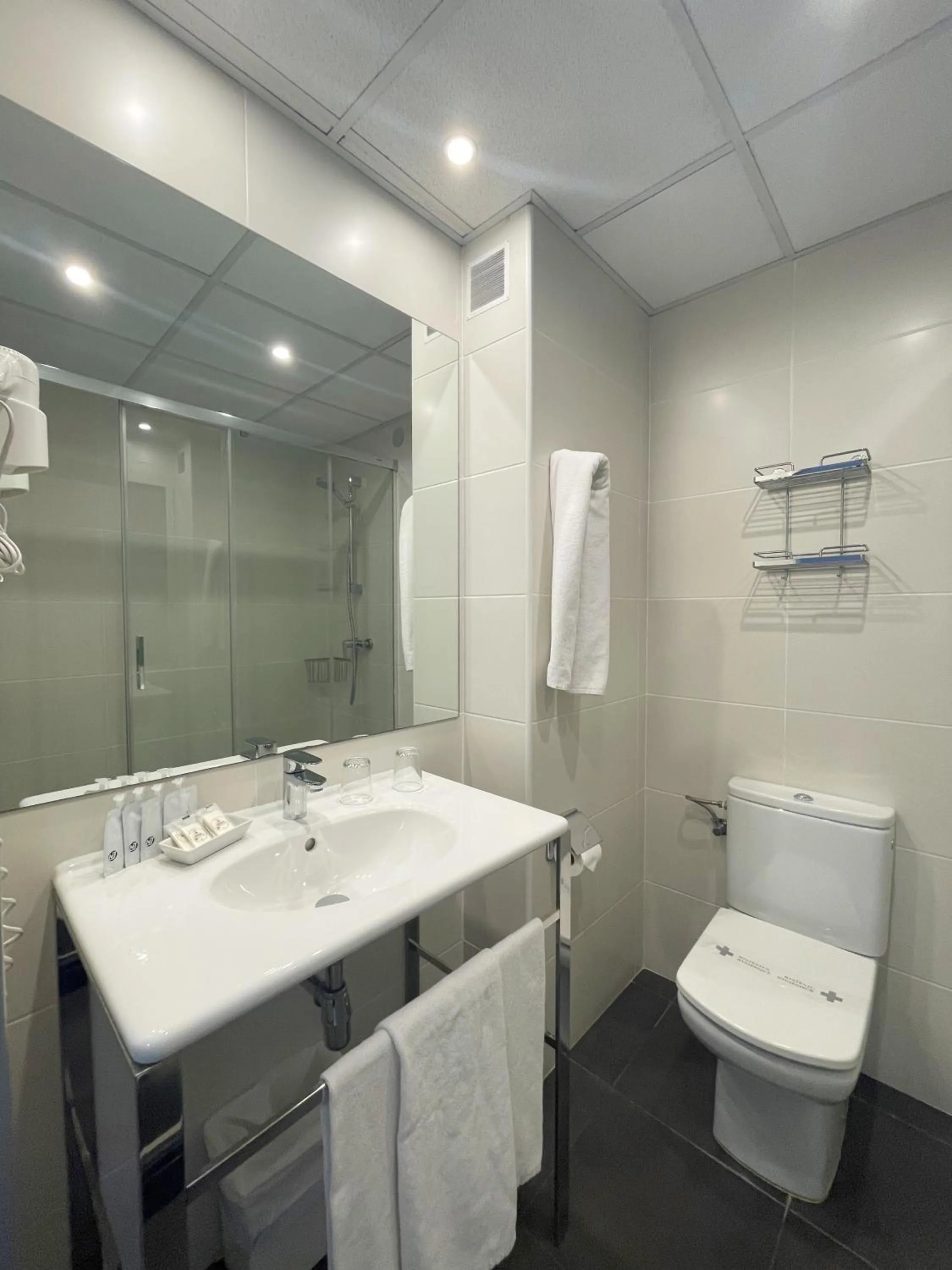 Bathroom in SM Hotel Sant Antoni