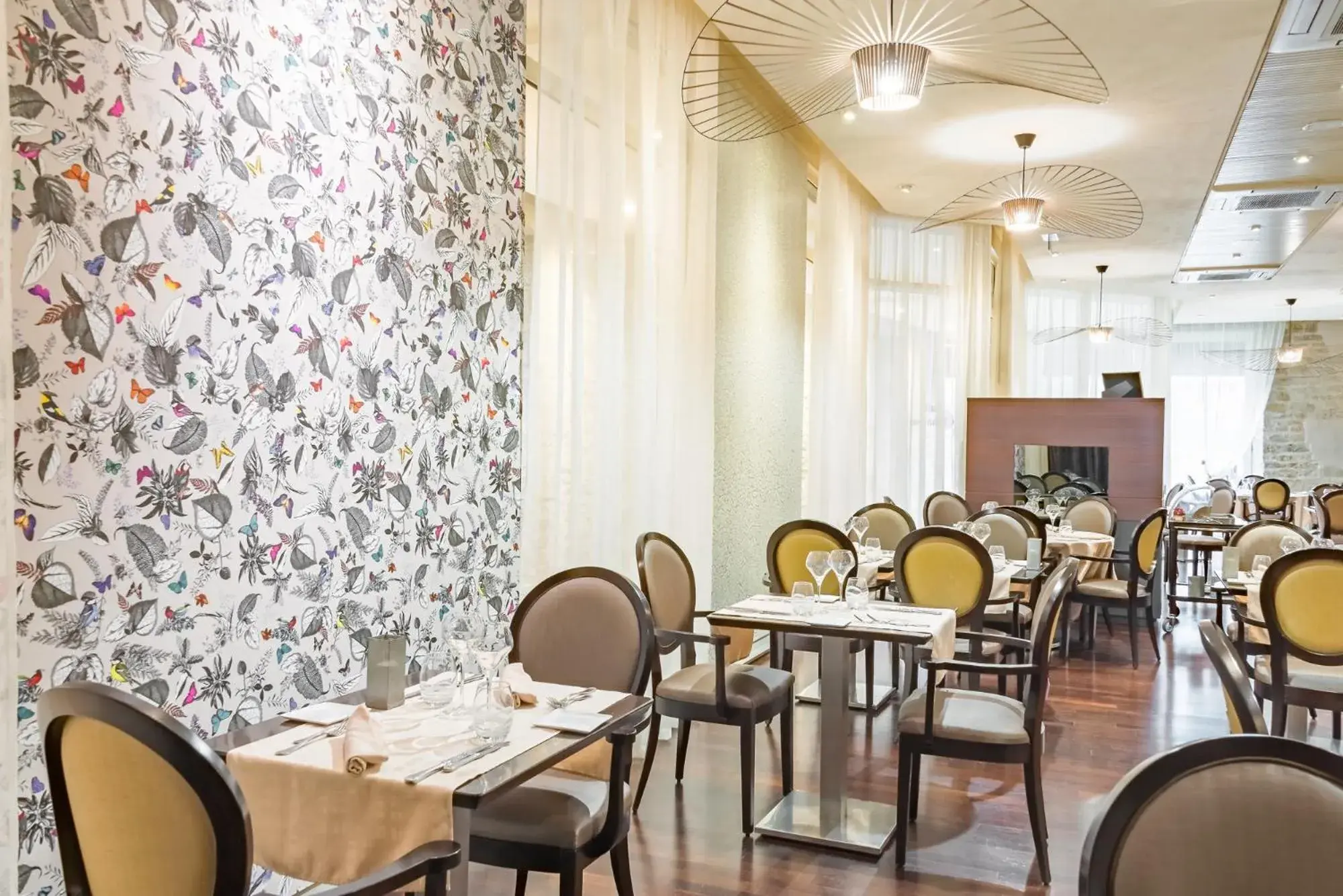 Restaurant/places to eat in Logis Grand Hôtel Des Bains Restaurant/places to eat in Logis Grand Hôtel Des Bains