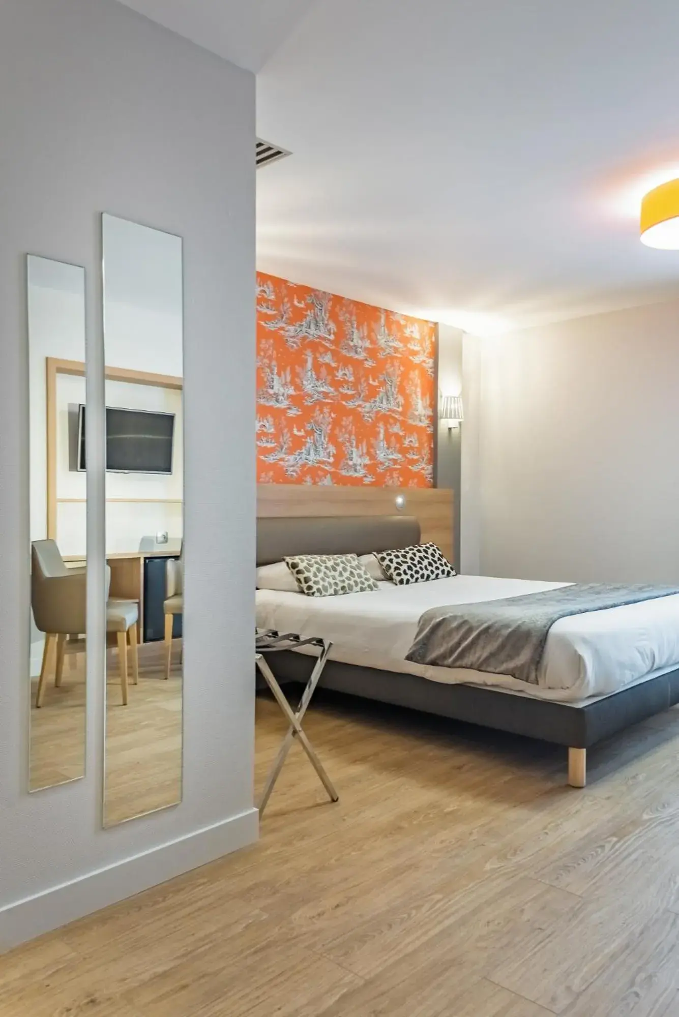 Bed in Logis Grand Hôtel Des Bains Bed in Logis Grand Hôtel Des Bains