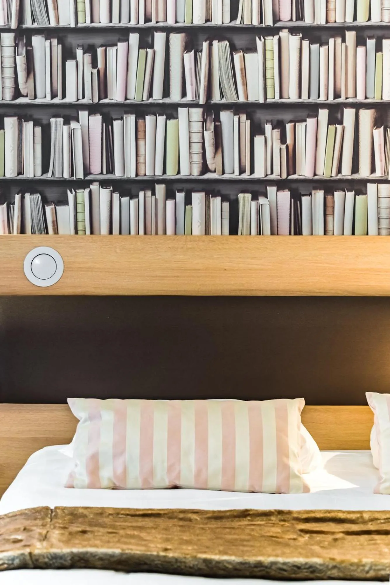 Other, Bed in Logis Grand Hôtel Des Bains