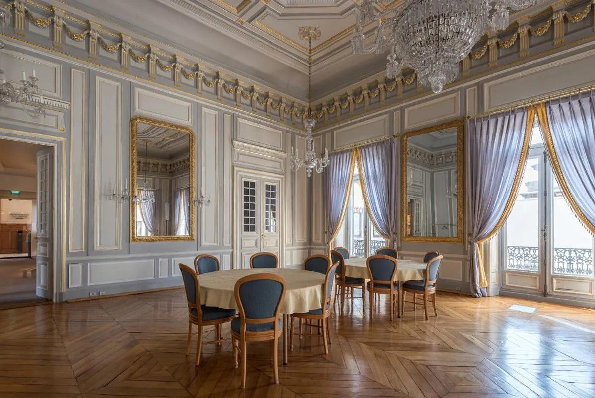 Business facilities in Logis Grand Hôtel Des Bains